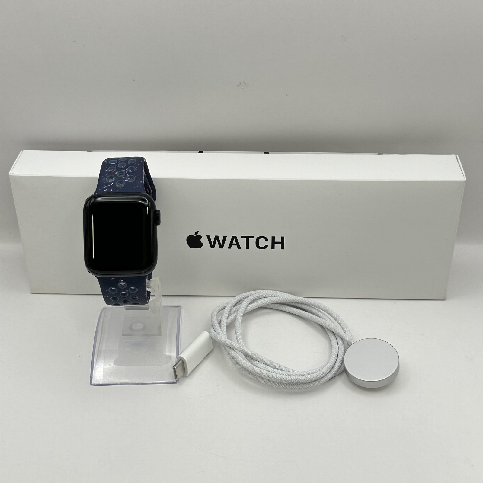 Apple Watch SE 3 40mm Midnight Aluminum (LTE) w/ Blue Ribbon Nike Sport – 7/10