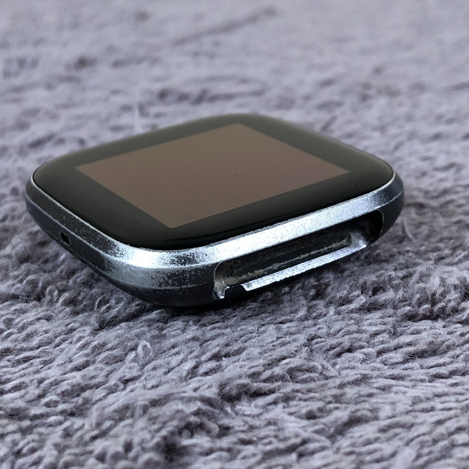 Fit Bit Unisex FB507 Aluminum Case Fitness Tracker 40mm Smart Watch No Band