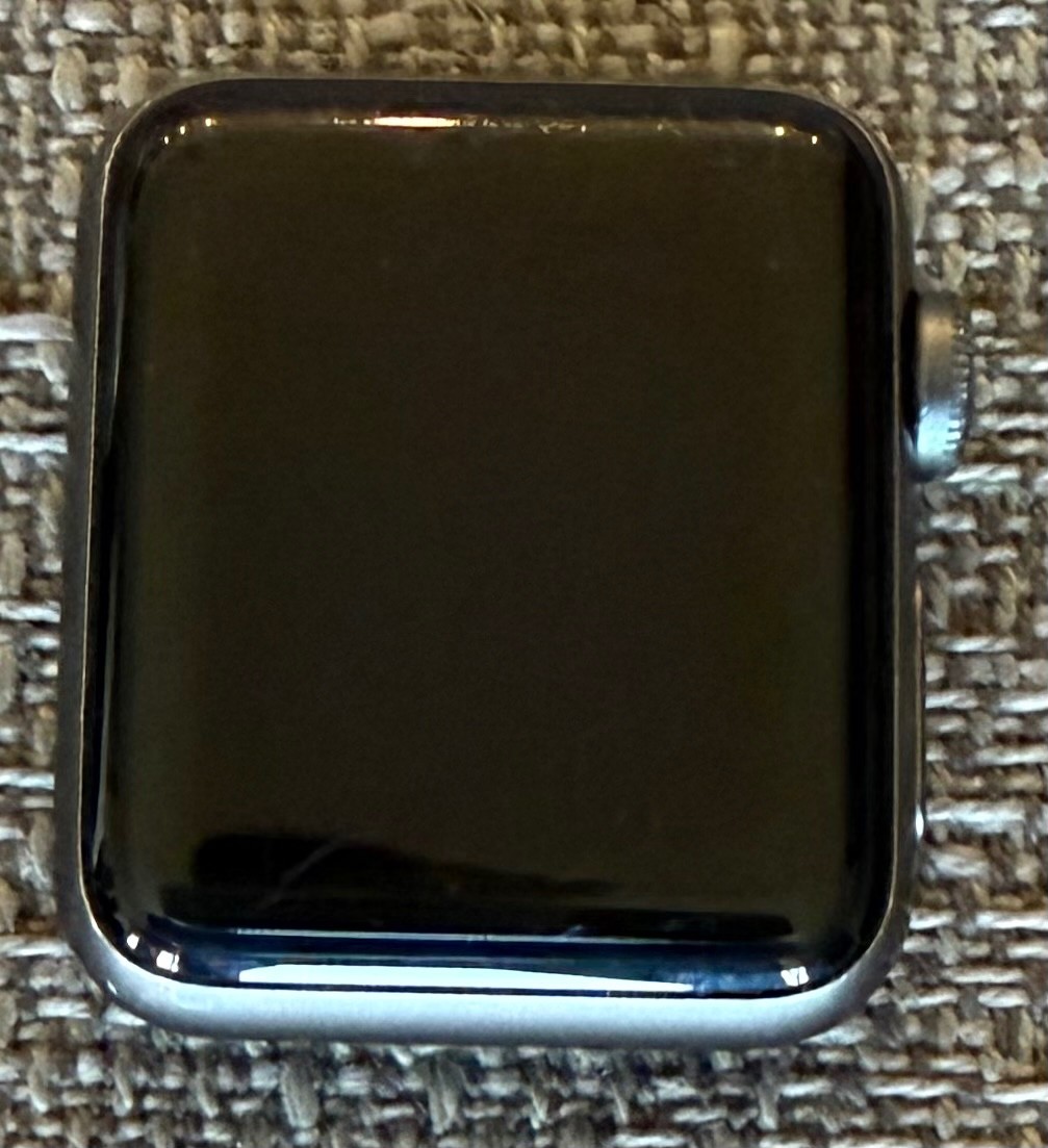 Apple Watch Series 3 38 mm Space Gray Aluminum Case