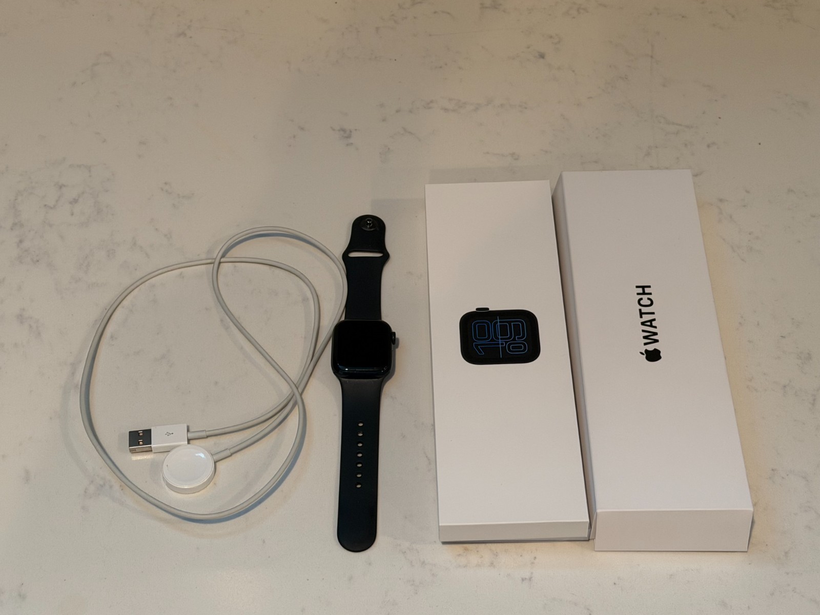 Apple Watch SE 3 GPS, 40mm Midnight Aluminum Case with S/M Midnight Sport Band
