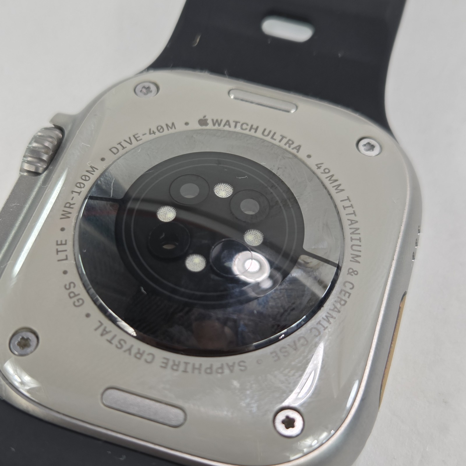 Apple Watch Ultra [GPS + Cellular 49mm] Sapphire Crystal Sportwatch – NNH83LW/A