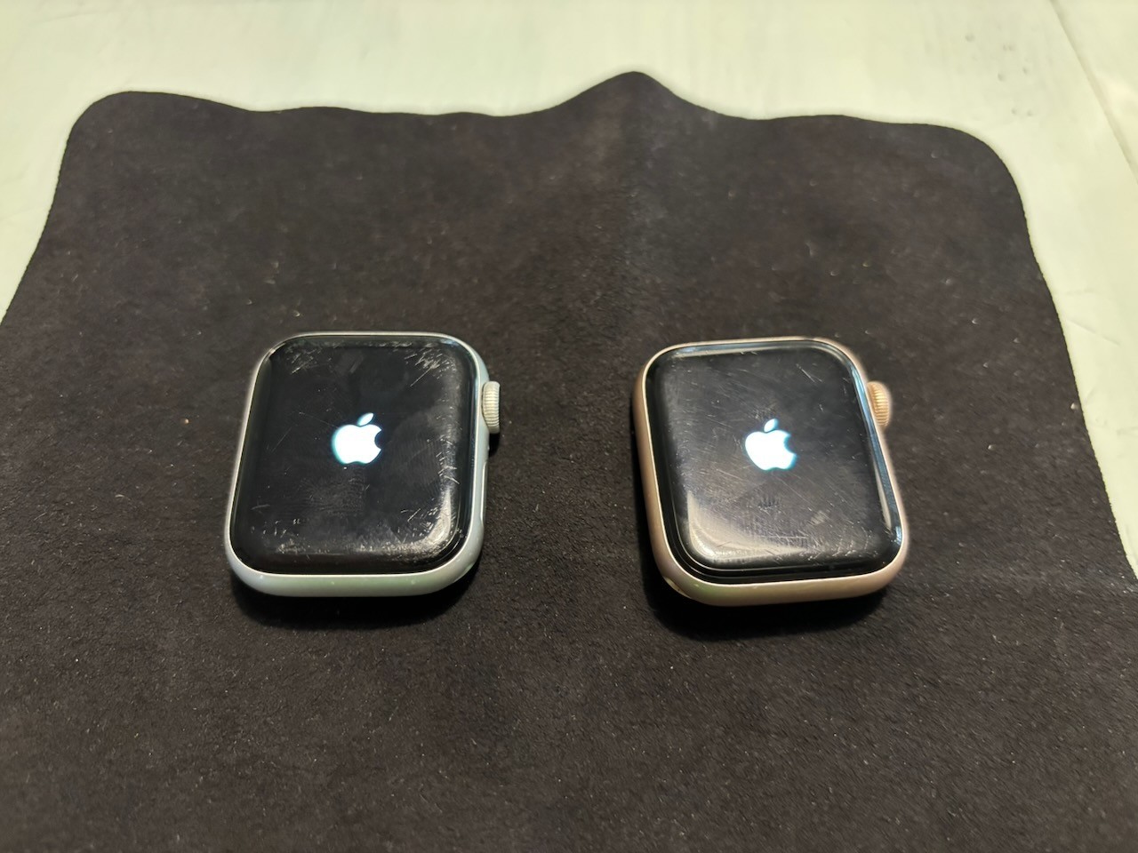 TWO Apple Watch Series 4 – 1x GPS + 1x GPS+LTE