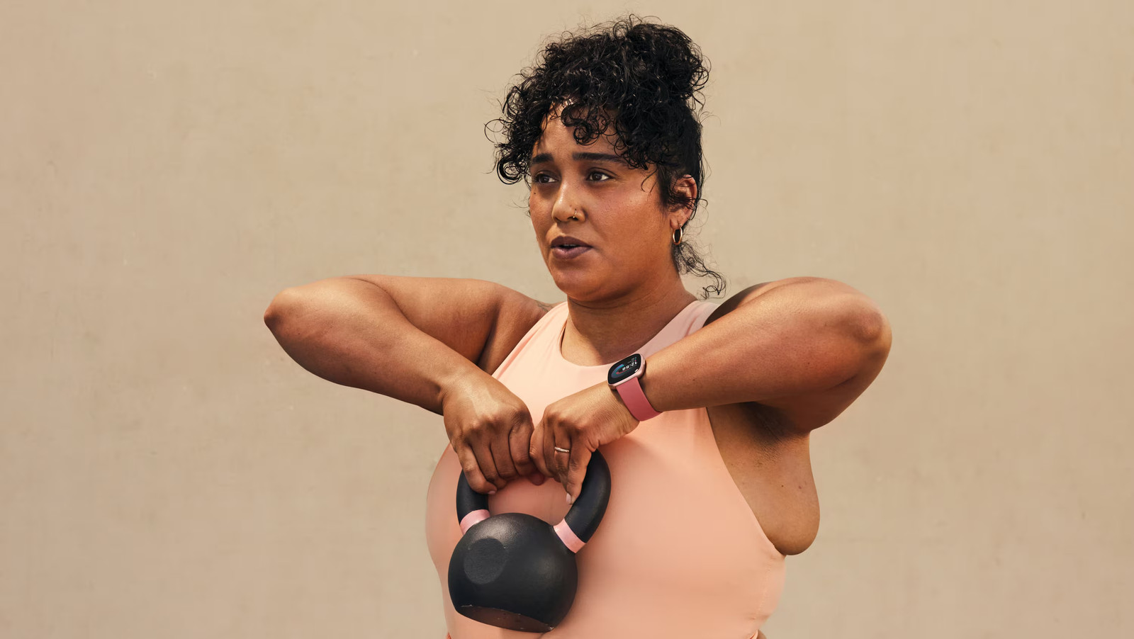 Fitbit – Versa 4 Fitness Smartwatch – Copper Rose