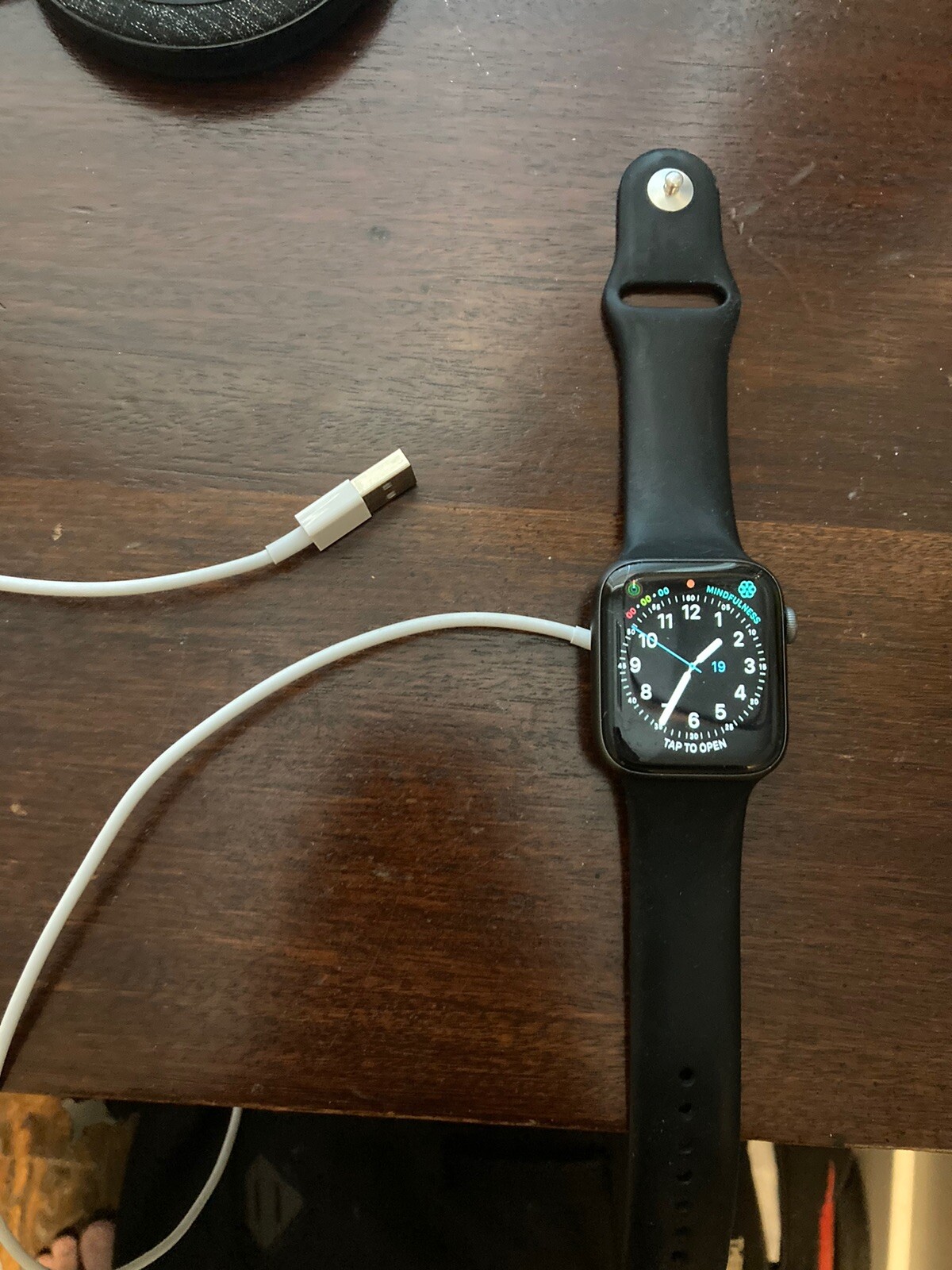 Apple Watch Series 4 44mm Space Gray Aluminum Case Black Sport Band