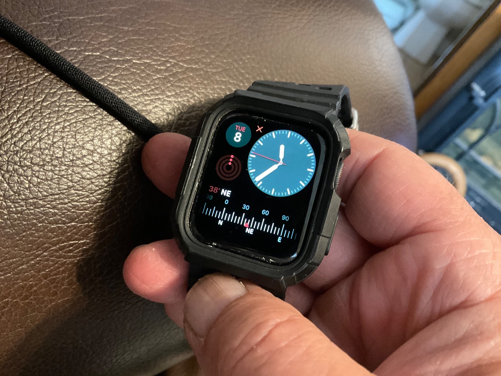 apple watch series 5 40mm charges turns on works selling as is watch only