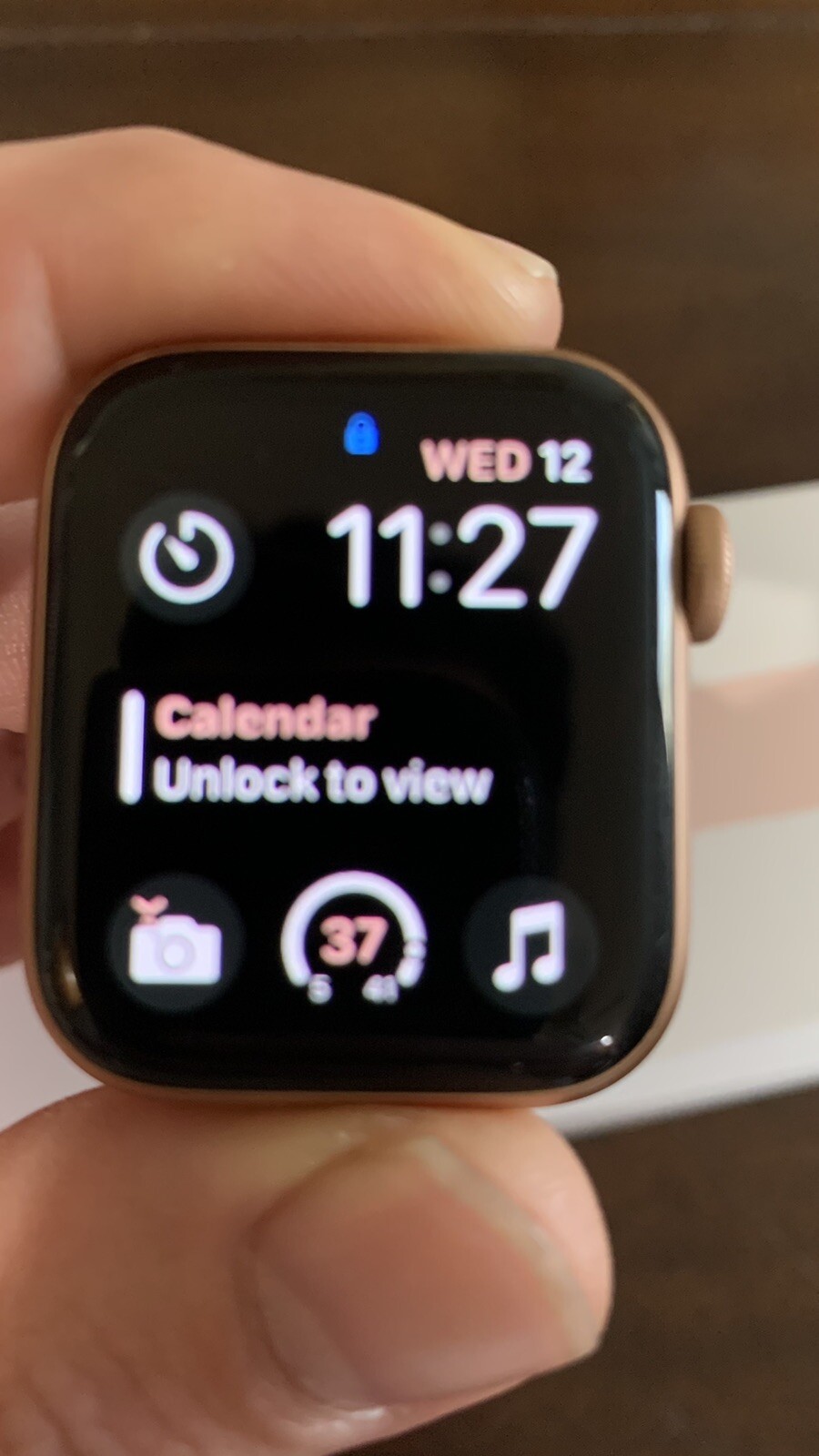Apple Watch Gen 4 Series 4 40mm Gold Aluminum Case with Pink Sand Sport Band…