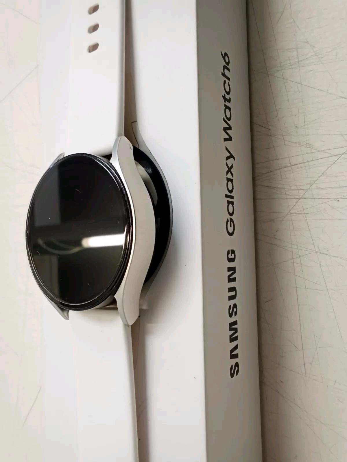 Samsung Galaxy Watch 6 SM-R930 40mm ***Latin America Version*** Smartwatch READ