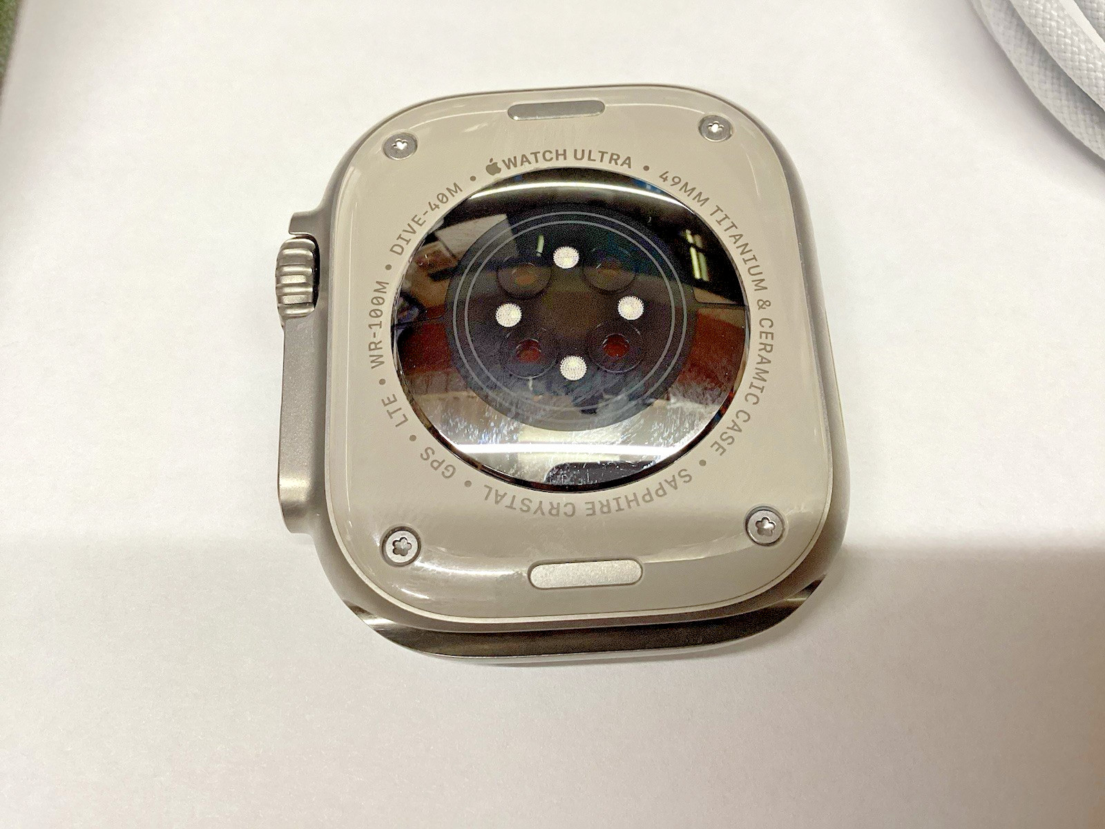 Apple Watch Ultra A2622 (1st Gen) 49mm Titanium Cellular 95% batt