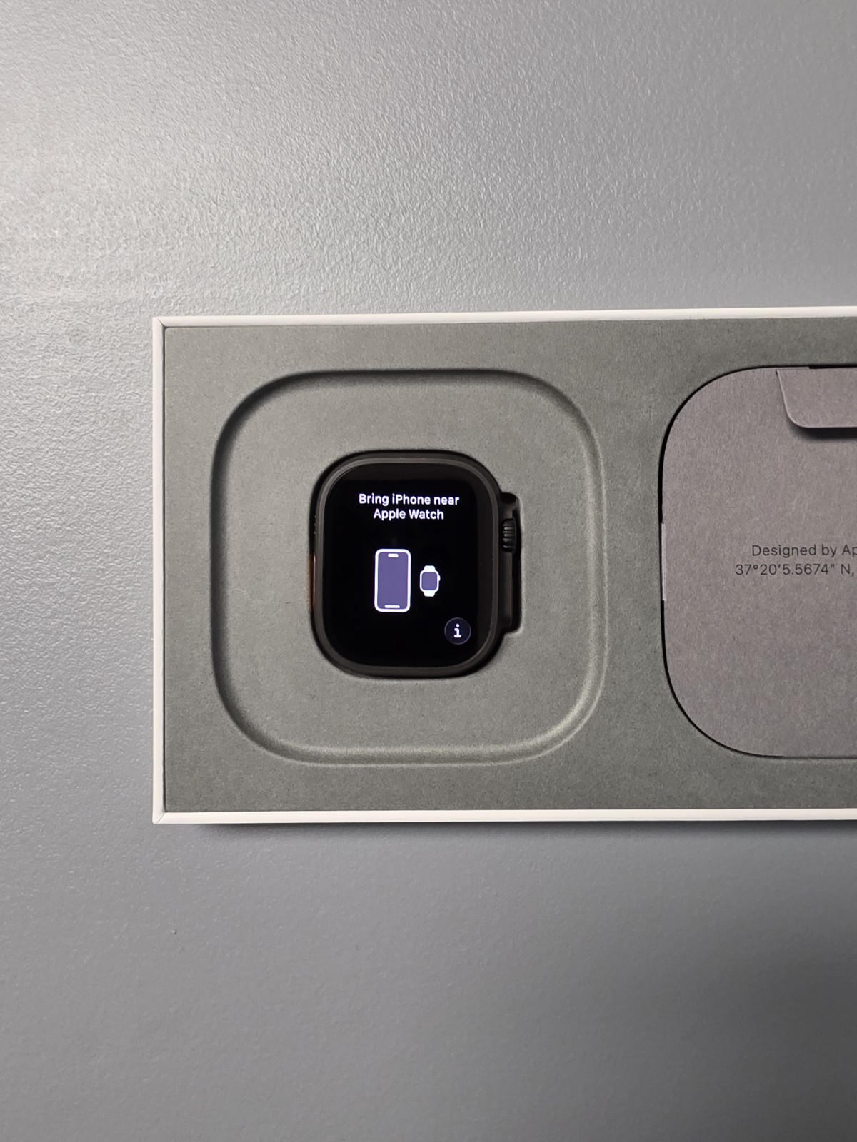 Apple Watch Ultra 2 49mm Black Titanium Case w/ Black Titanium Band 64GB