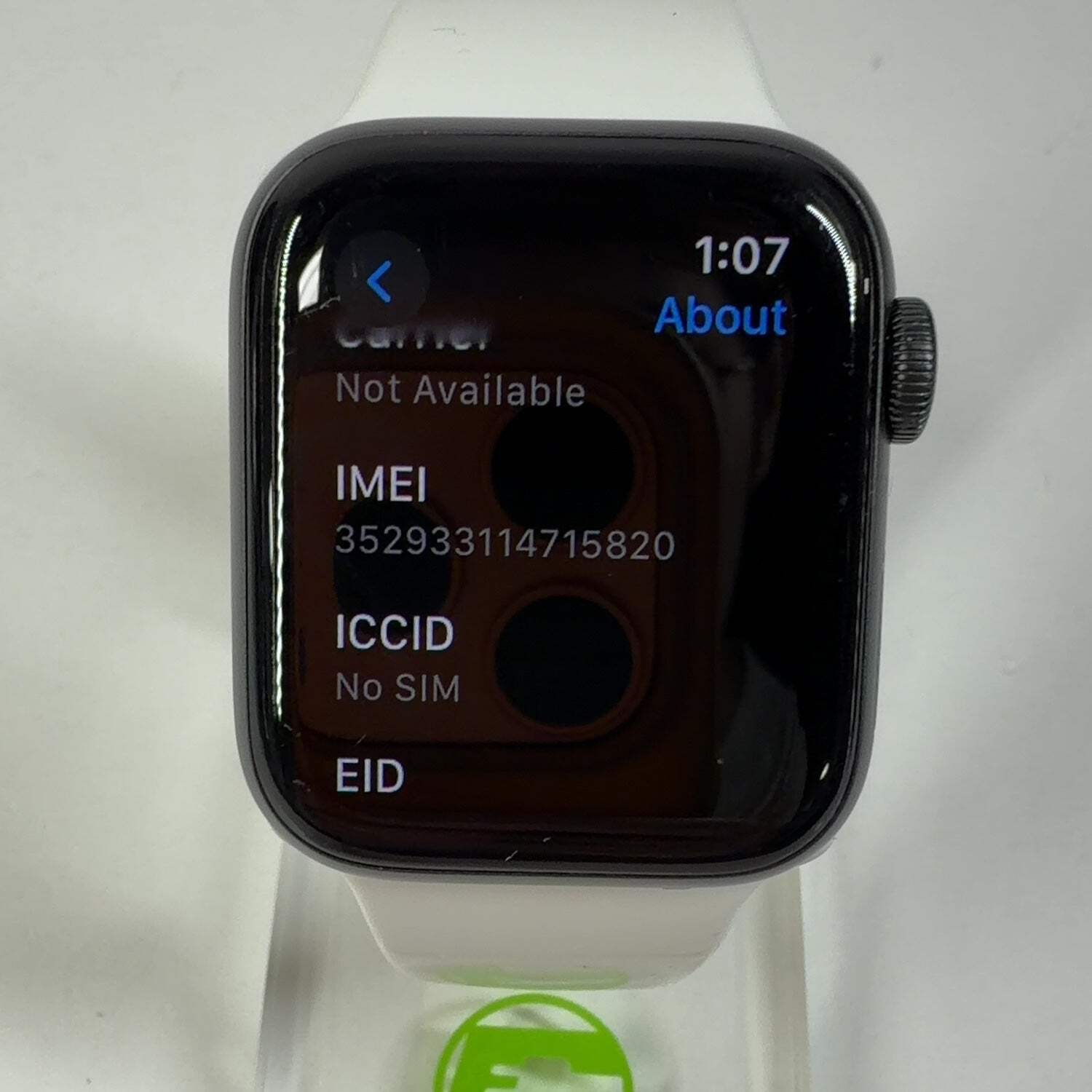 Unlocked Apple Watch SE 1st Gen 40MM Space Gray Aluminum White Sport Band