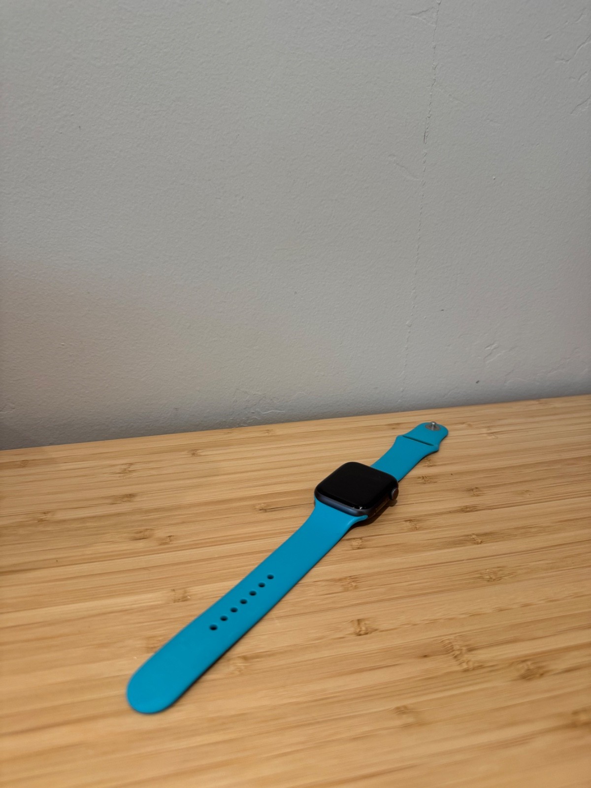 Apple Watch Series 4 44mm Space Gray Aluminum Case GPS LTE w/ Variety of Straps