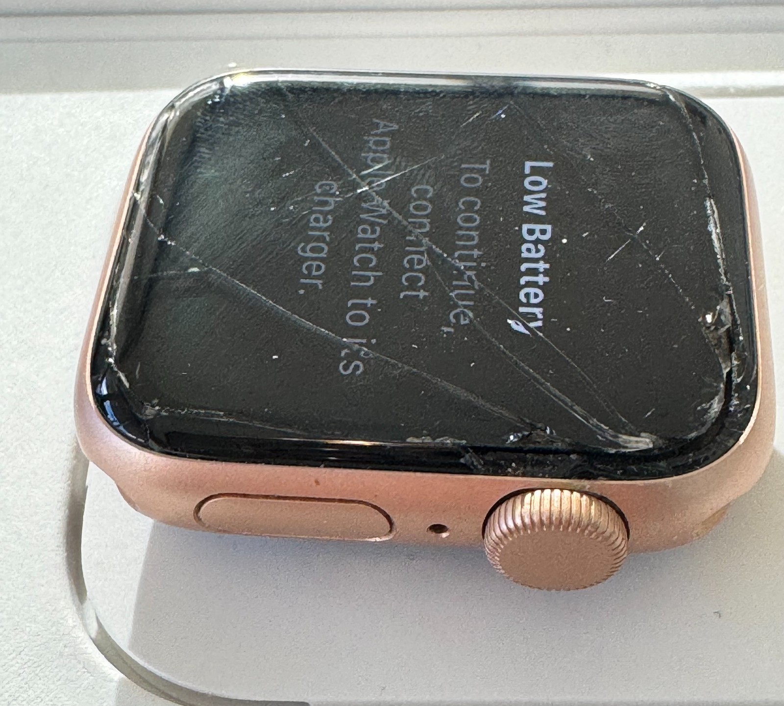 Apple Watch SE 40mm Gold Aluminum Case w Pink Sand Sport Band (MYDN2LL/A)