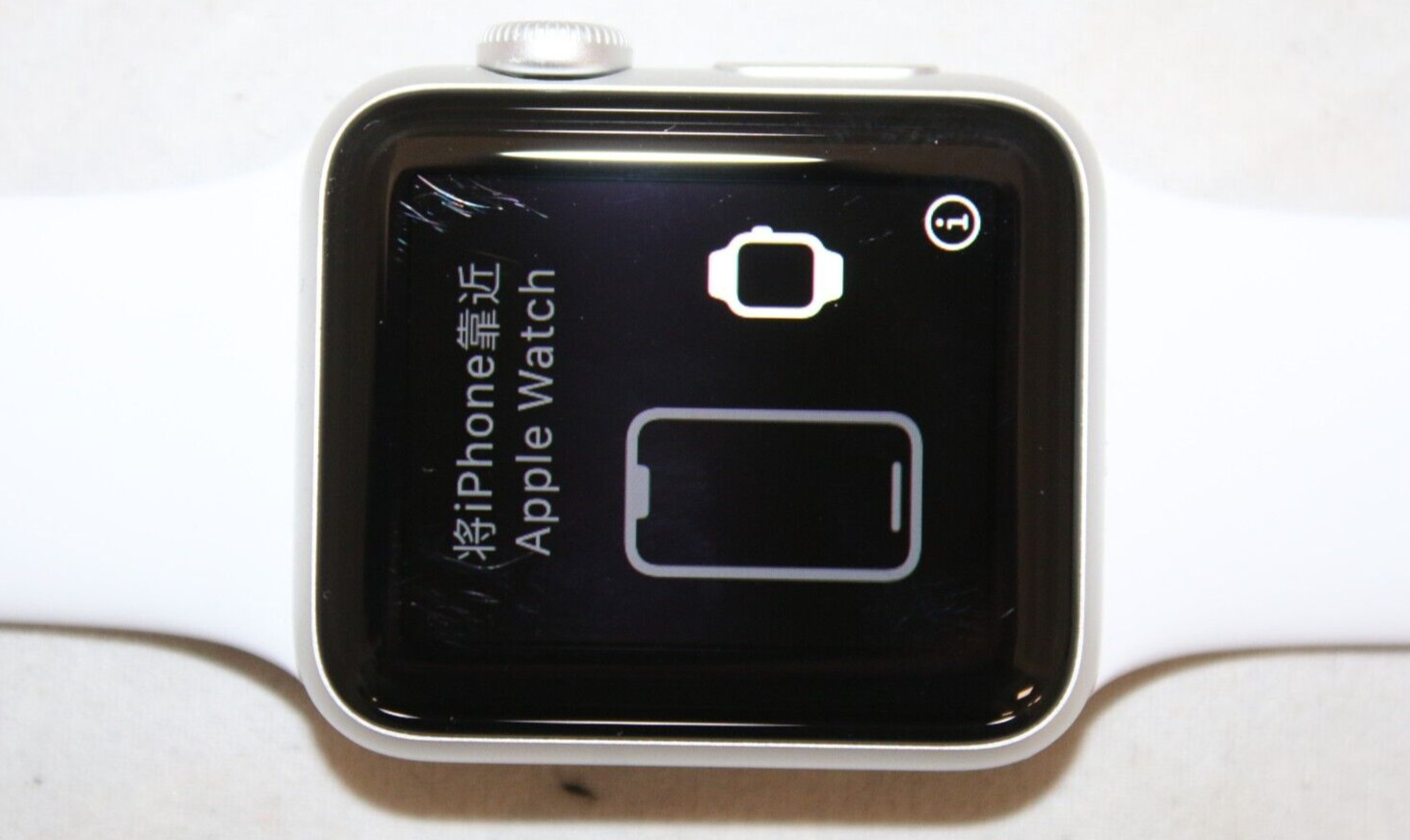 Apple Watch Series 3 38mm silver Aluminum Case with white Band