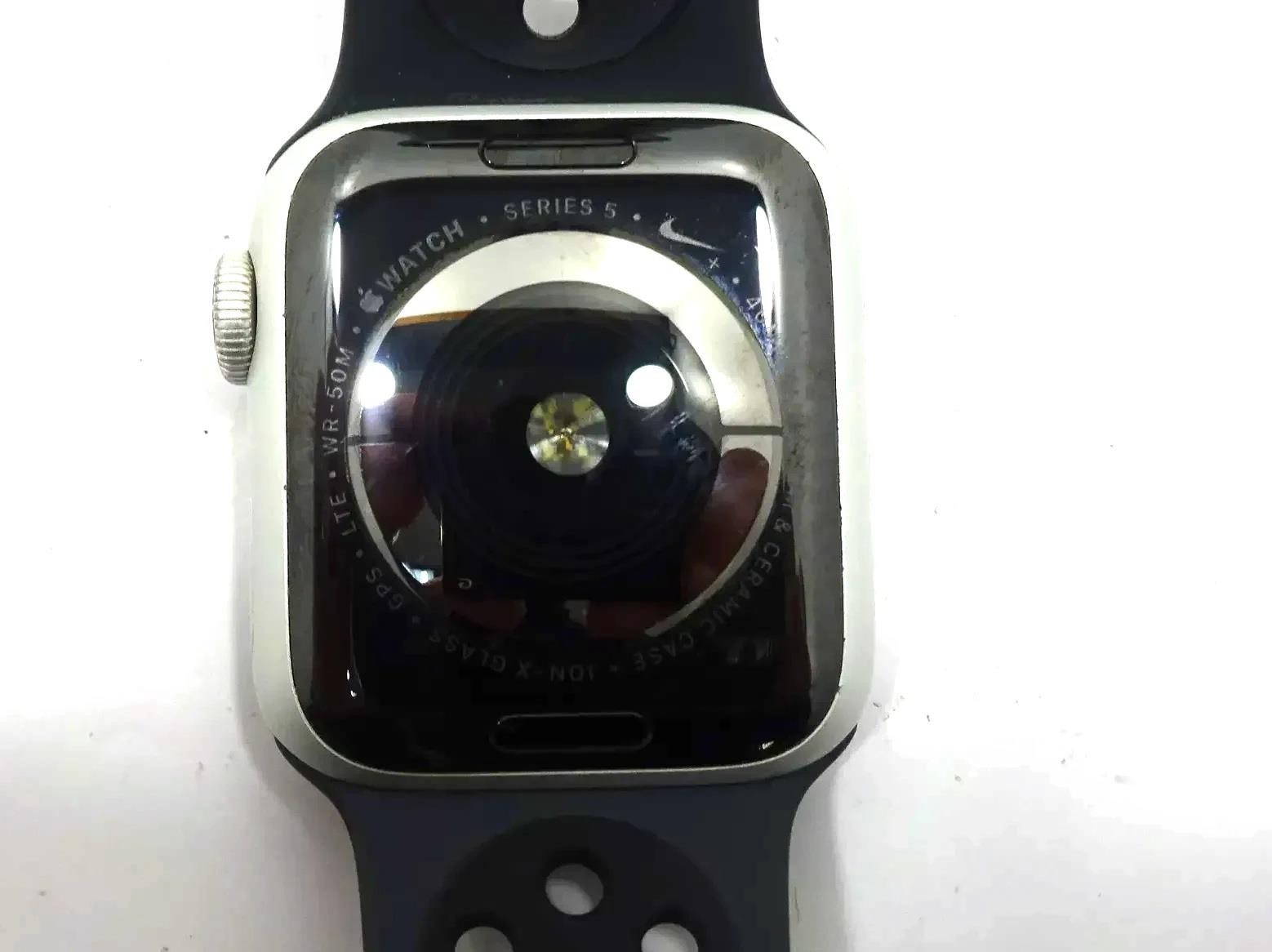 APPLE Watch Series 5 GPS LTE- 40MM Aluminum Case A2094 – Black