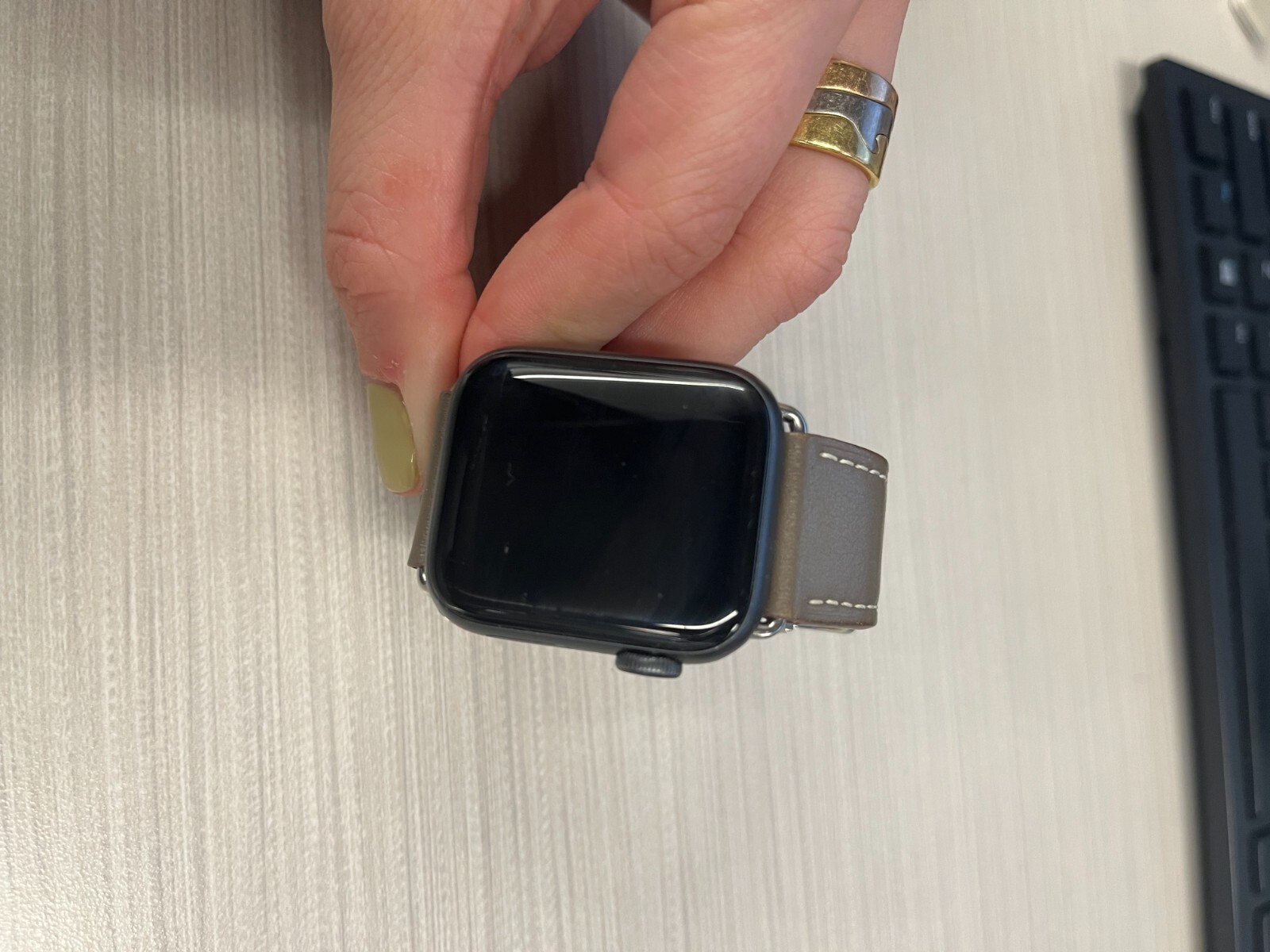 Apple Watch Series 5 40mm 44mm GPS + Cellular Gold Space Gray Silver – Very Good