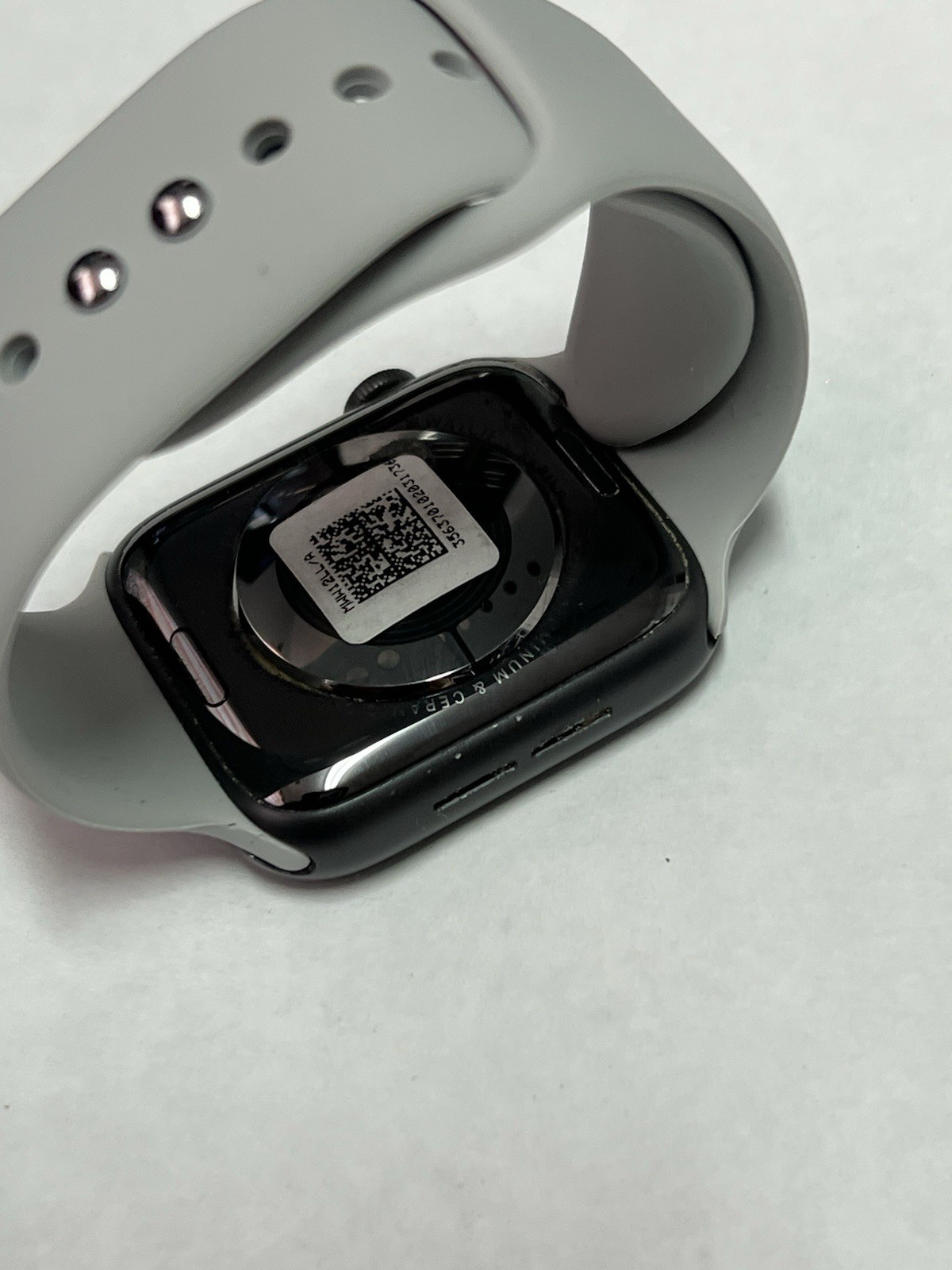Apple Watch Series 5 44mm black Aluminum Case Sport Band GPS-LTE- burn