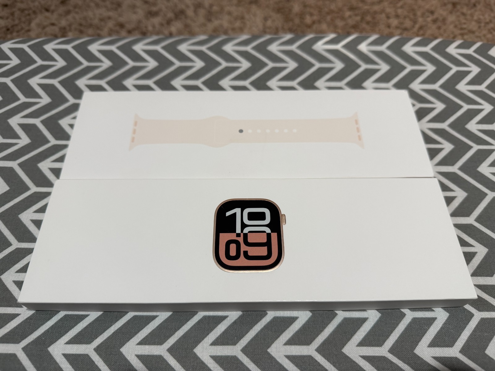 Apple Watch Series 10 42mm Rose Gold Aluminum GPS – Light Blush Sport Band S/M