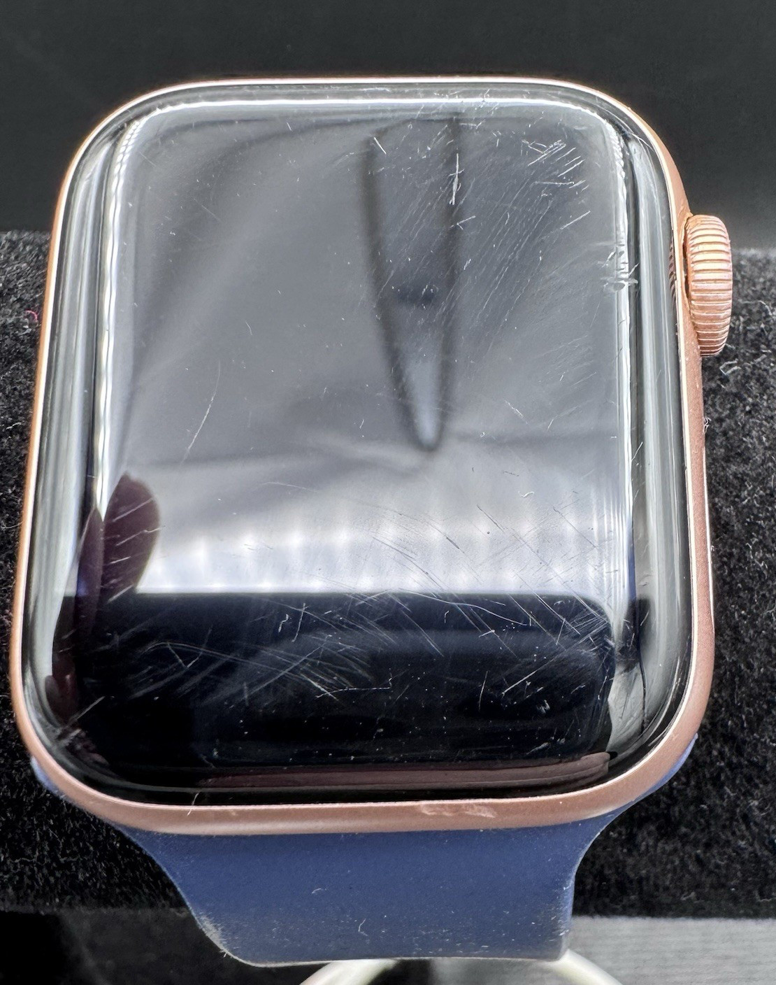 Apple Watch Series 4 40mm GPS Rose Gold Case Navy Sport Band UNLOCKED
