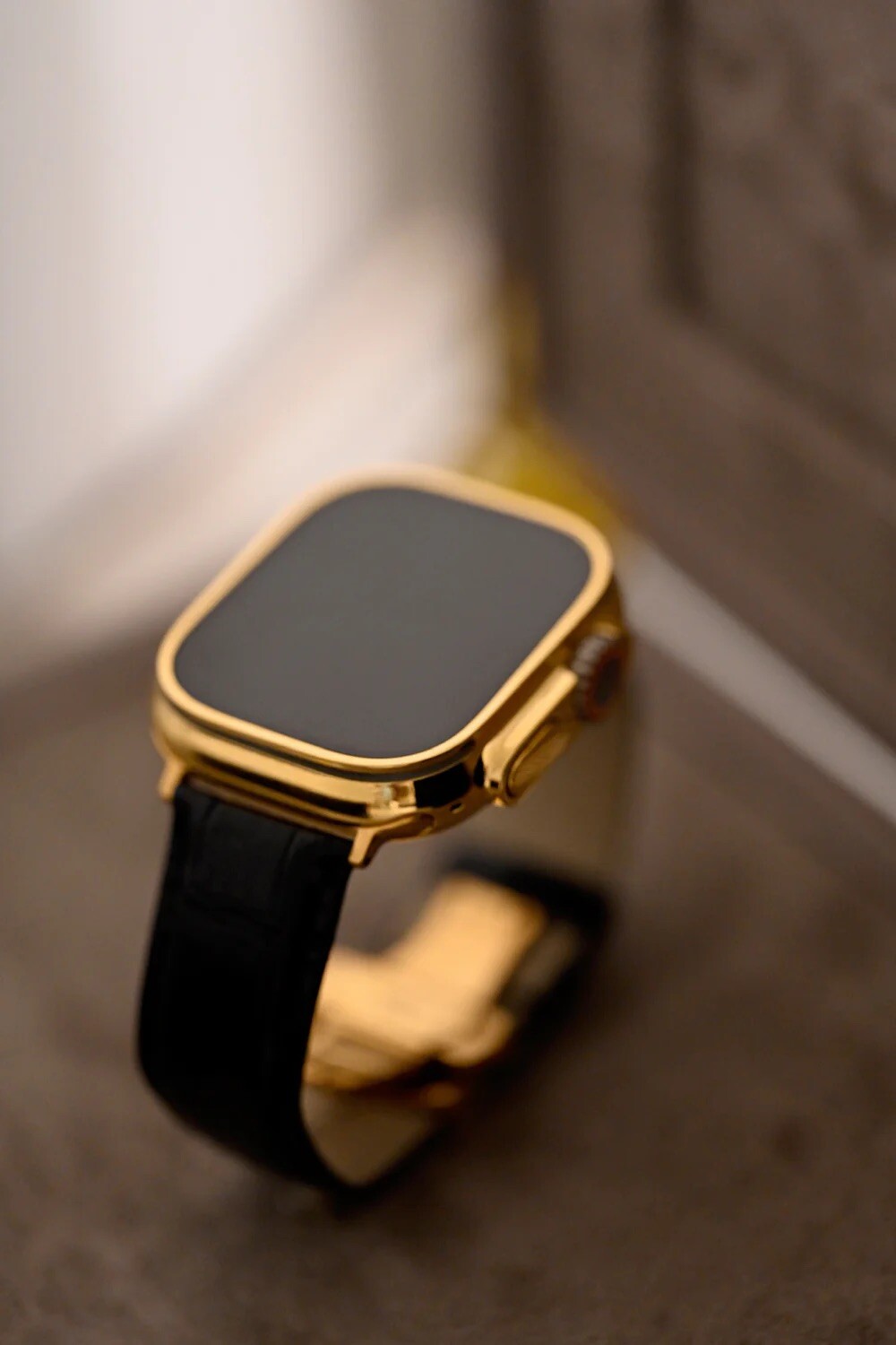 24k Gold Plated Apple Watch ULTRA 3 49mm Black Leather Band 24k Gold Buckle