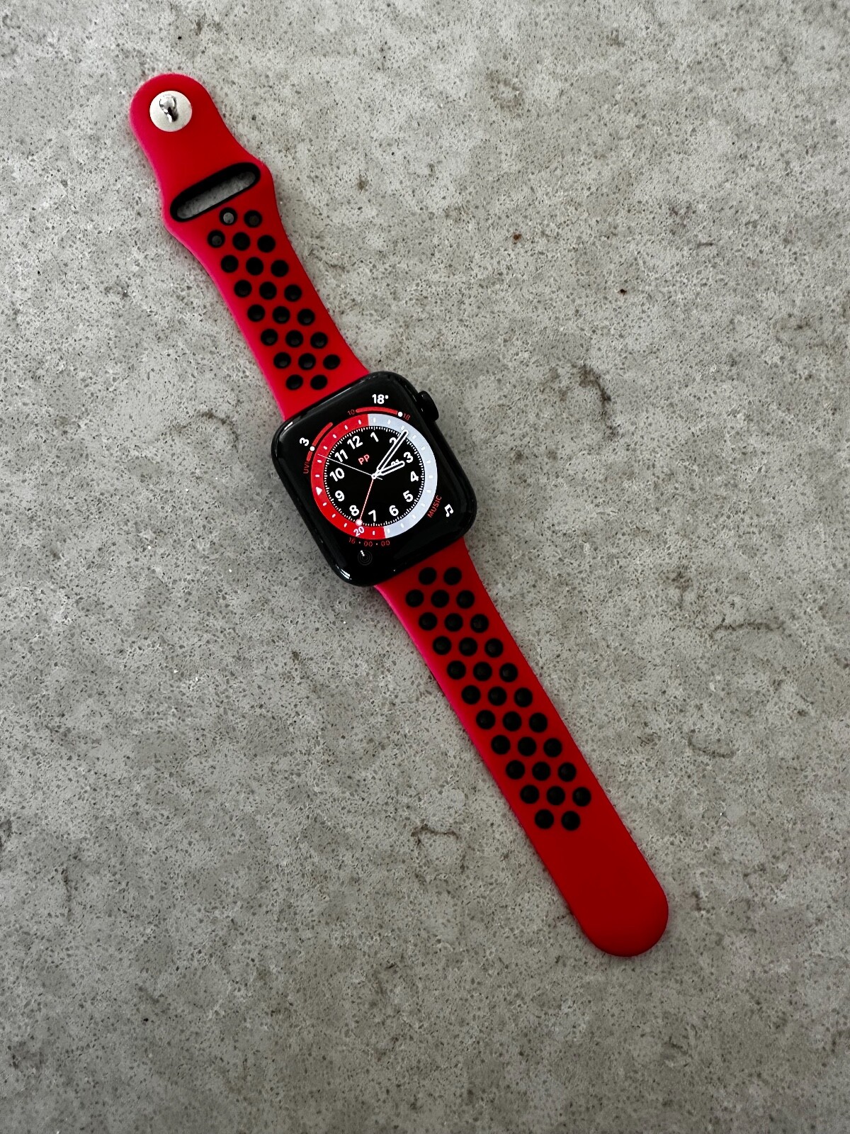 Apple Watch Series 4 44 mm S/S Case with Red/Black Sport Band GPS+ CEL