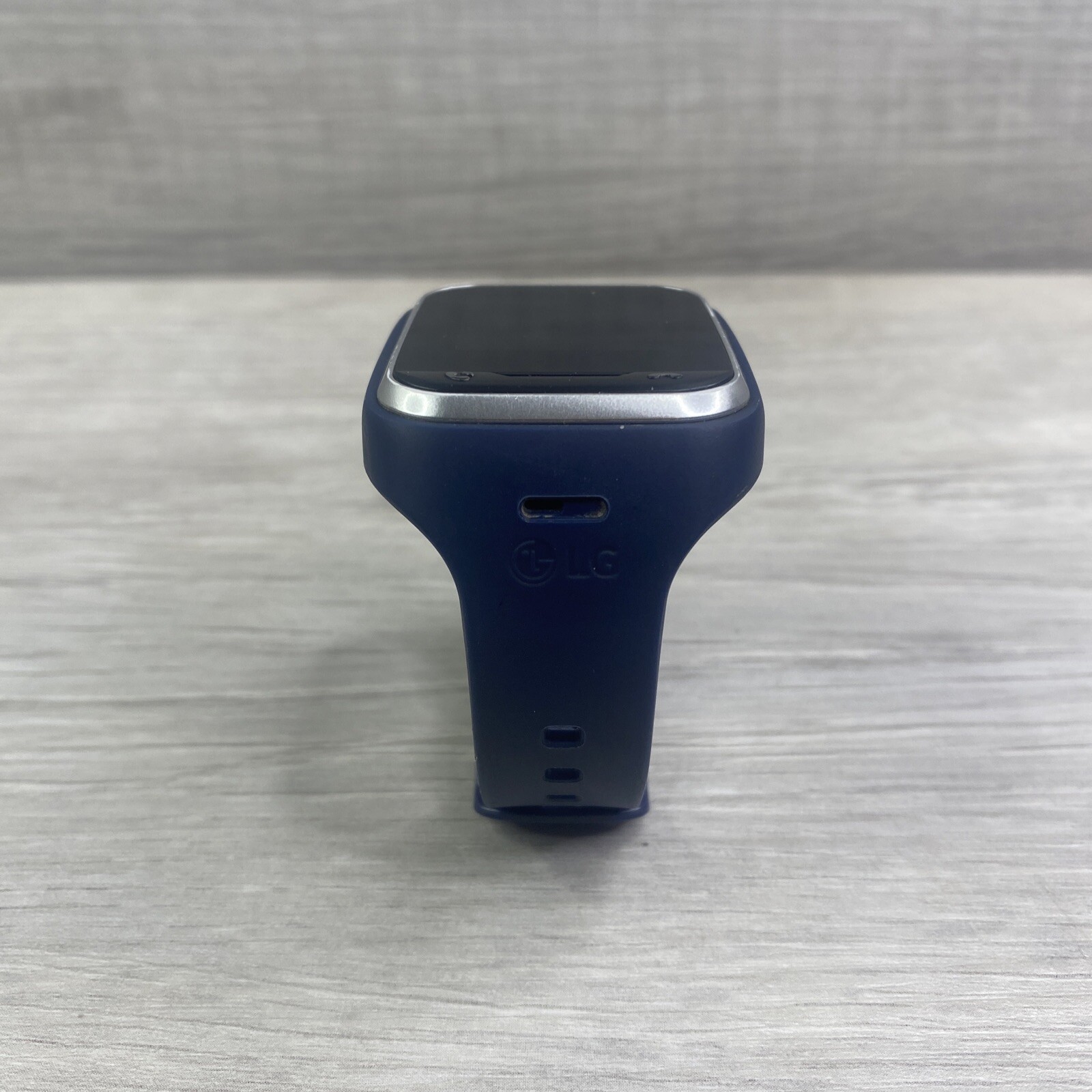 LG Gizmo Gadget LG-VC200B Kids 1.3″PMOLED Touchscreen Single-Core GPS Smartwatch