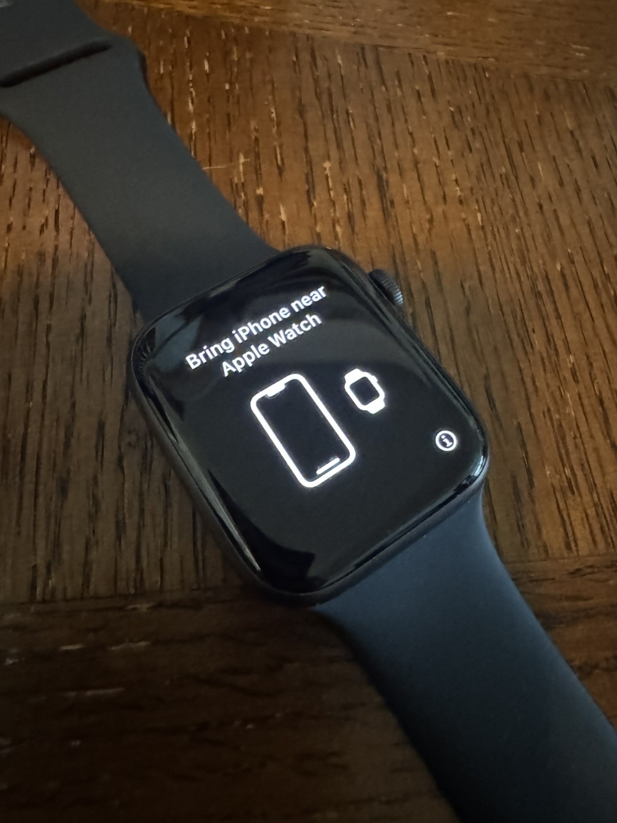 Apple Watch SE Beautiful OLED Retina Display Excellent