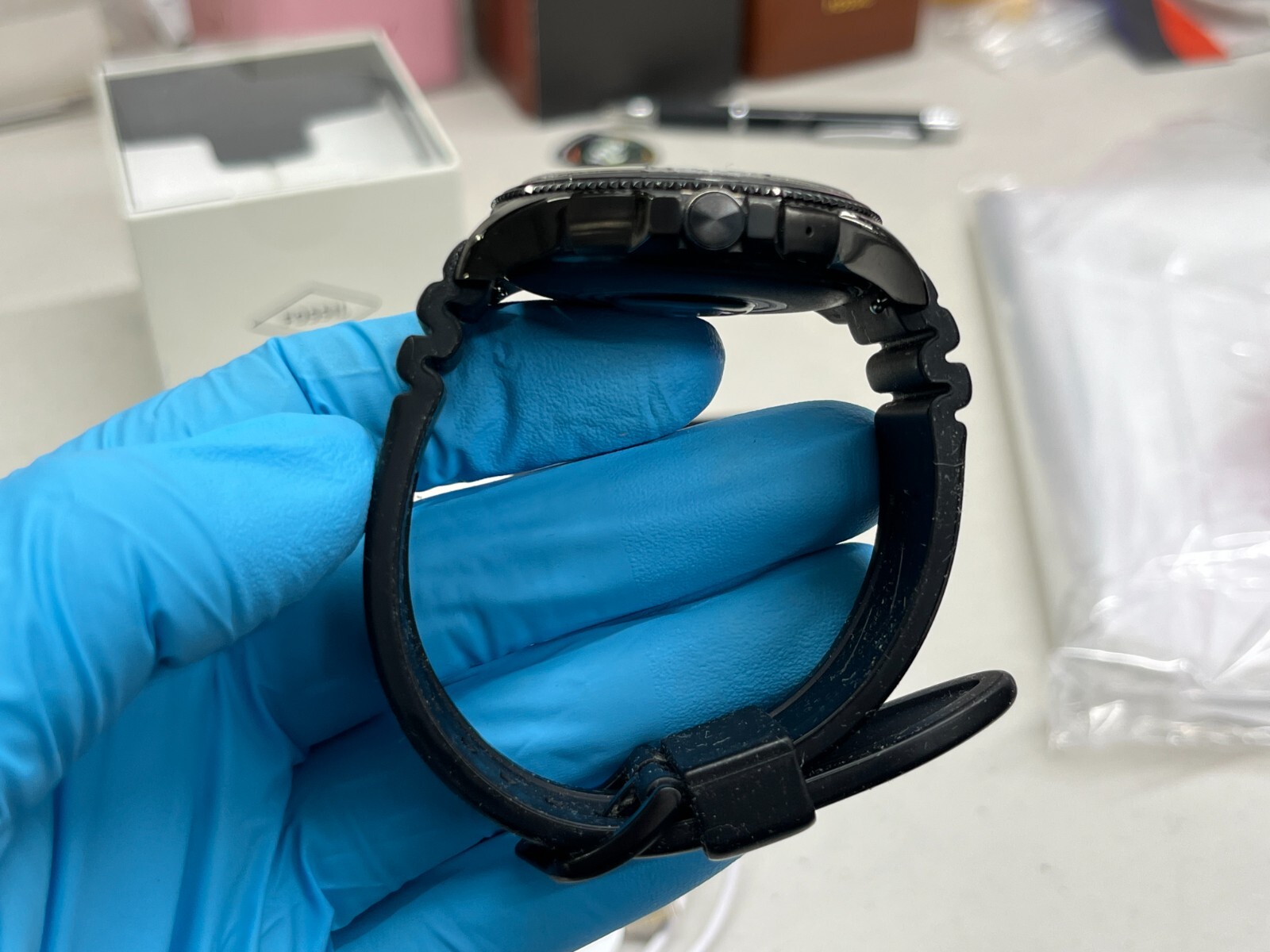 Fossil Gen 5E 44mm Black Case Silicone Band Smartwatch – HEAVILY USED