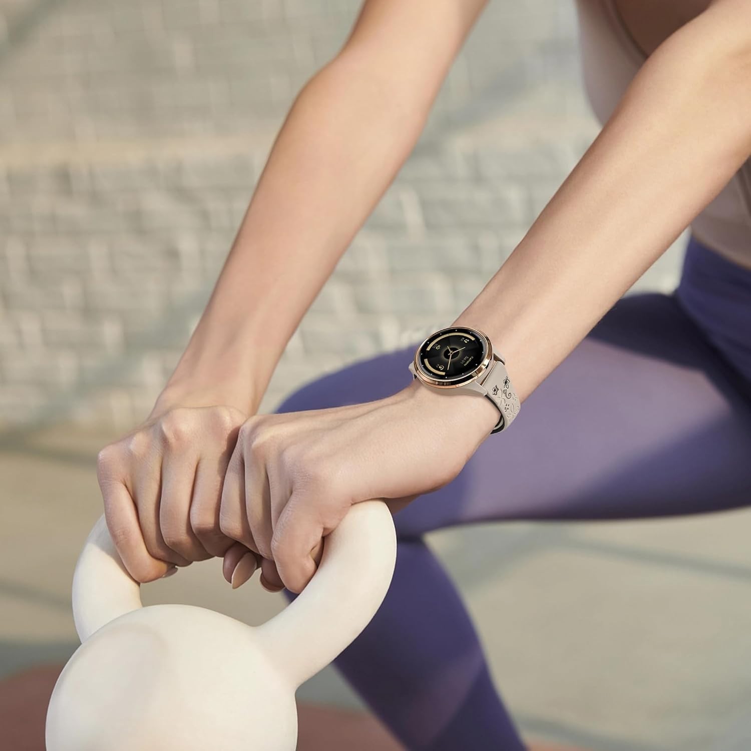 Stylish 18mm Floral Engraved Smartwatch Band for Venu, Forerunner & Vivoactive
