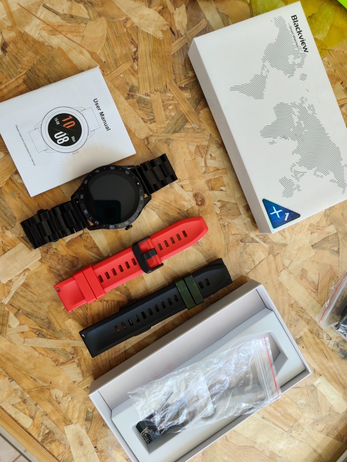 Blackview X1 Smartwatch – Near Mint Condition – Original Packaging + 3 Straps