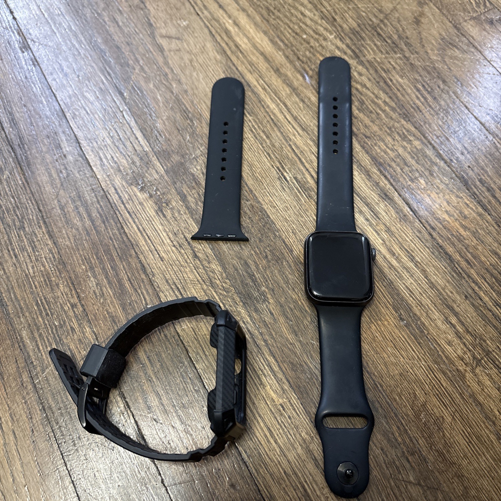 Apple Watch (Series 5) 44mm Grey Aluminum
