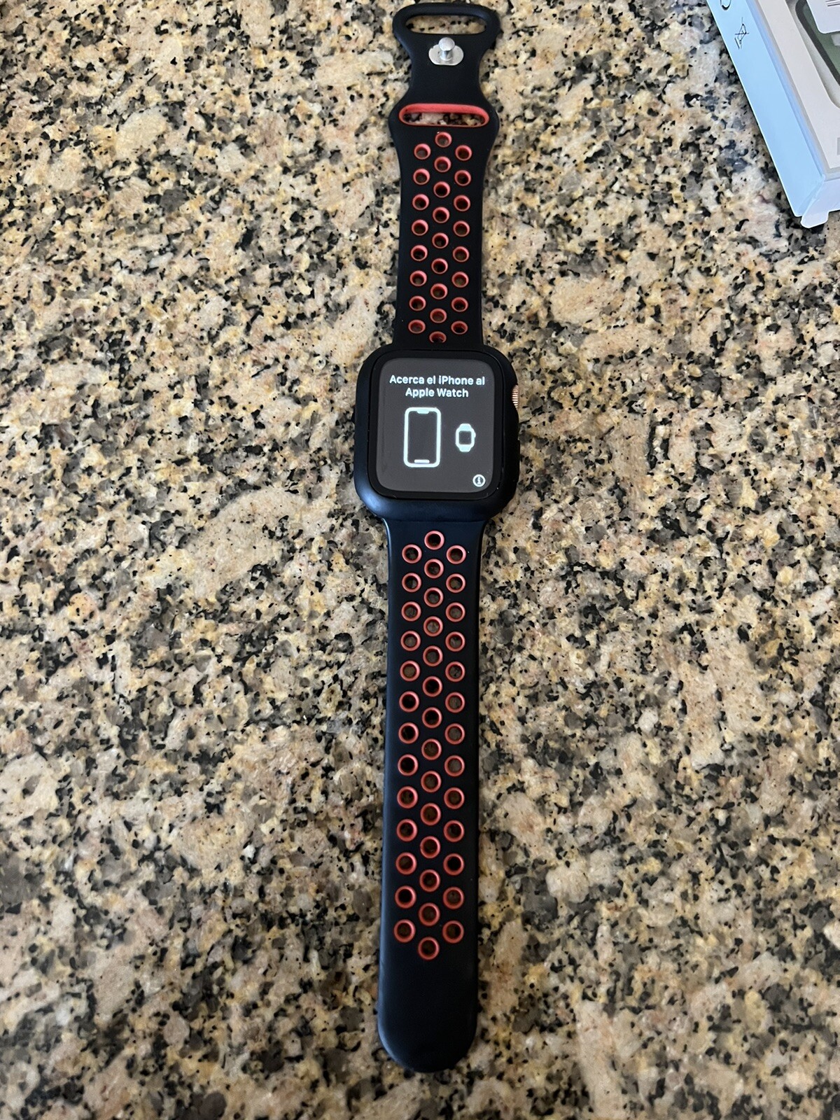 Apple Watch Series 5 40mm Aluminum Gold Case Pink Sand Sport Band – MWV72LL/A