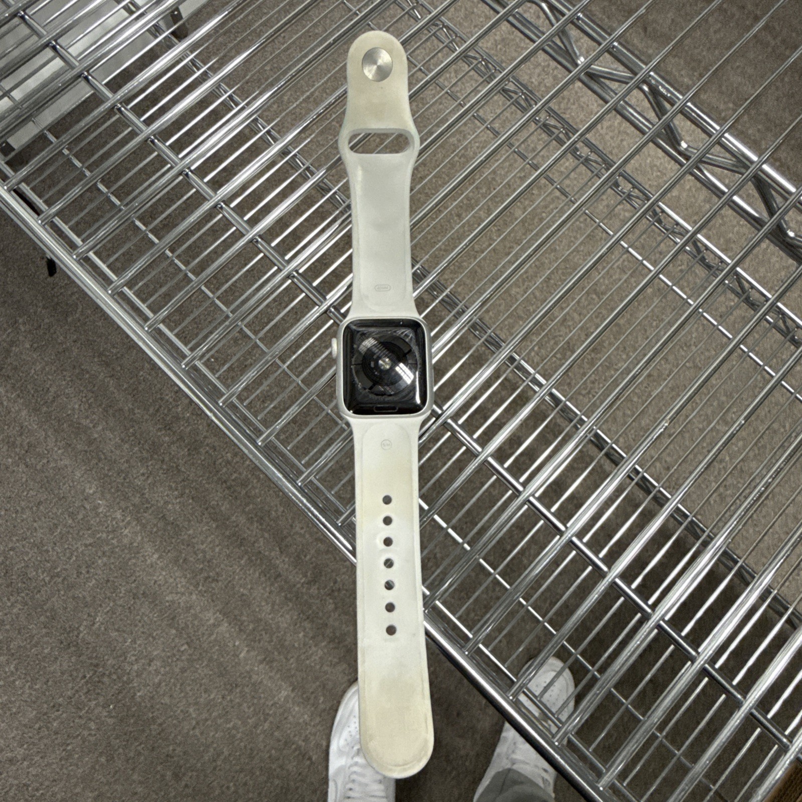 Apple Watch Series 4 40MM Silver Aluminum *AS IS-PARTS/REPAIR*