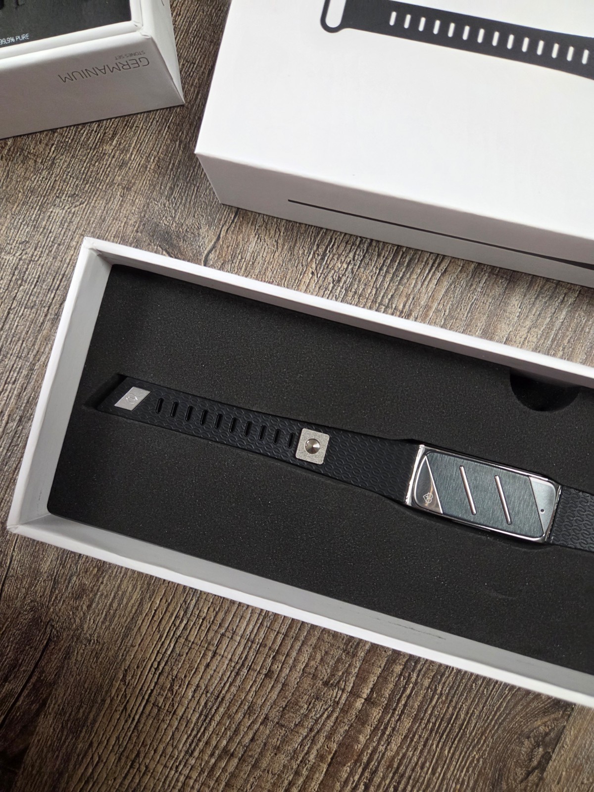 Helo box set with germanium stones Cutting edge fitness tracker Watch NEW