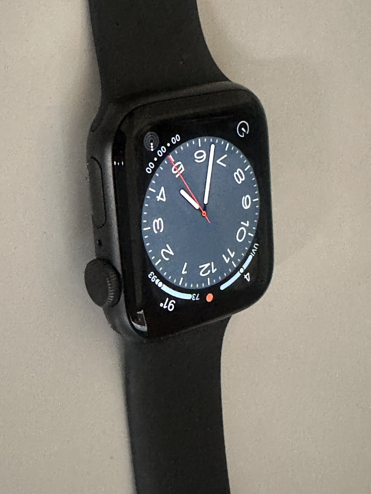 Apple Watch Series 5 40mm Gray Case with Black Silicone Band. UNLOCKED