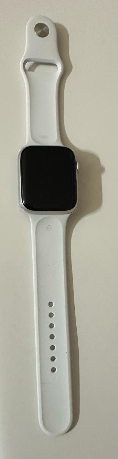 Apple Watch NIKE Series 6 (GPS) – 44mm Silver Aluminum / White Sp Band (A2292)