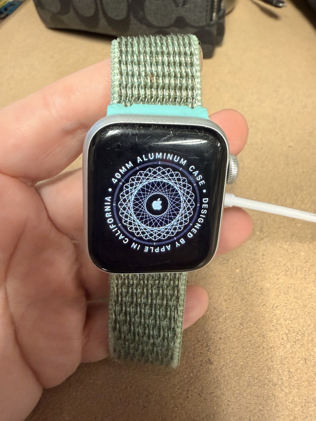 Apple Watch SE 40mm Silver Aluminum GPS Water-Resistant, Green Fabric Band