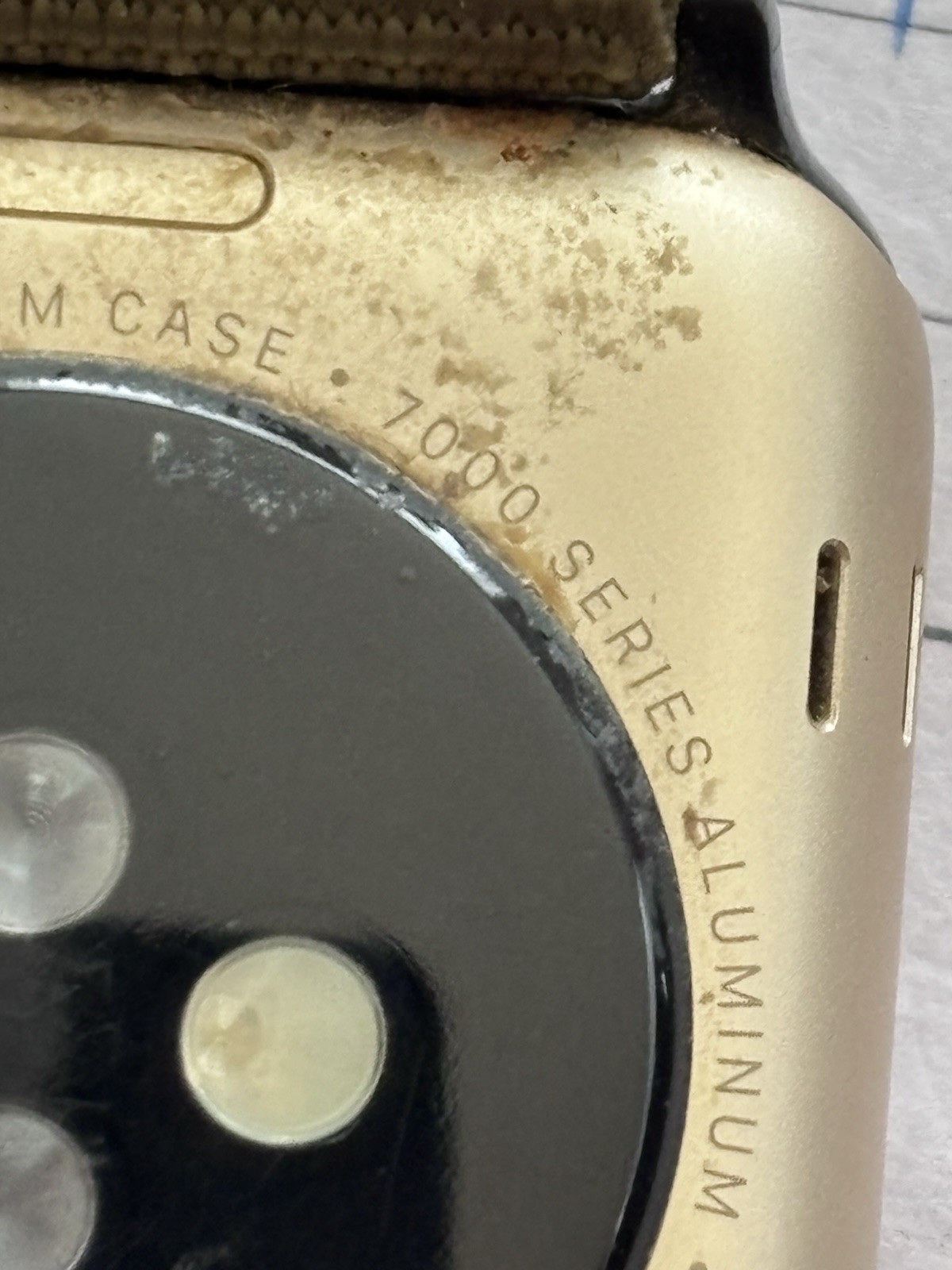 Apple Watch 7000 Series – 42mm – Aluminum – 10N-x Glass – FOR PARTS Gold