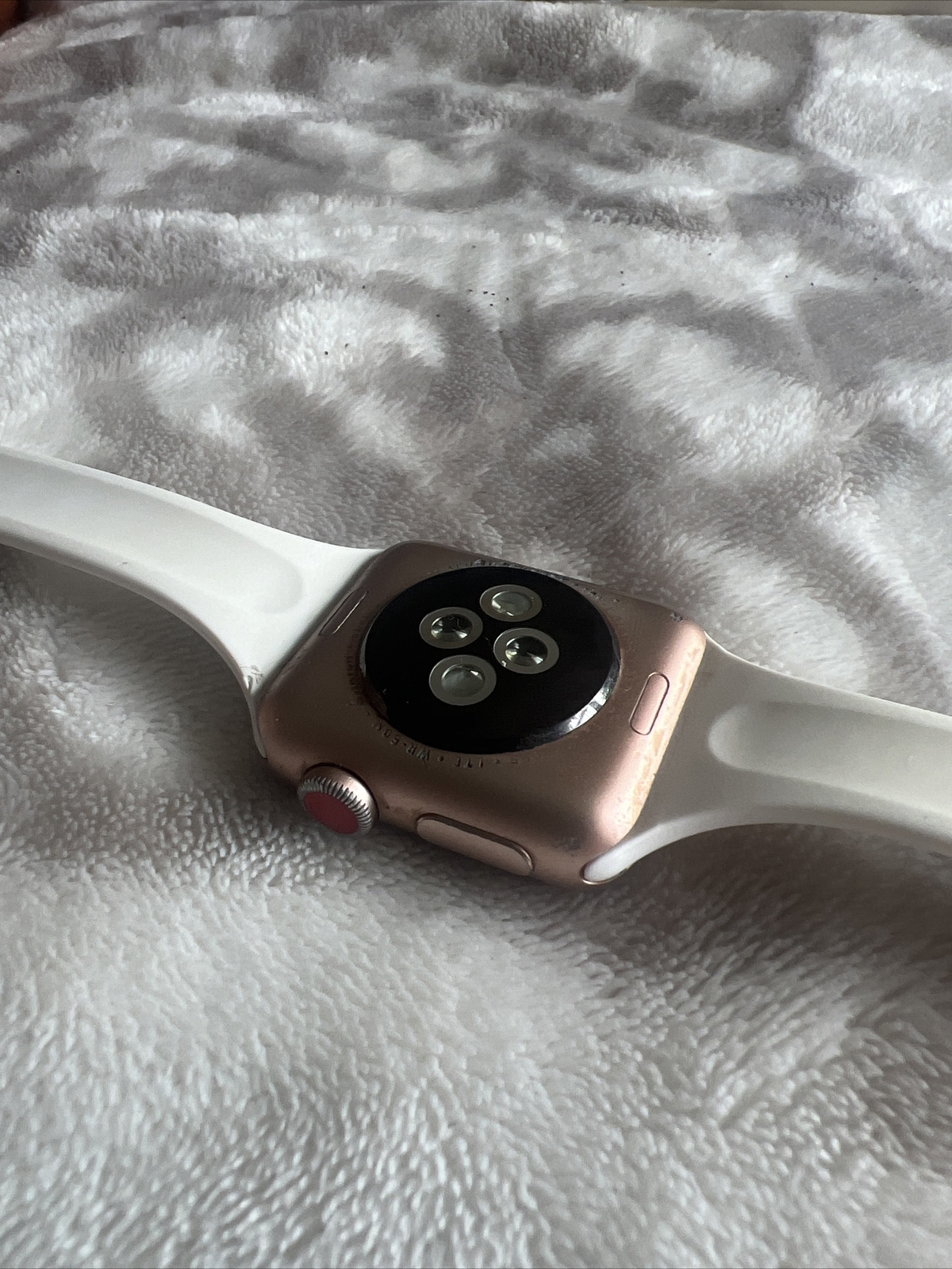 Apple Watch Series 3 – Rose Gold with White Sport Band (GPS + Cellular)