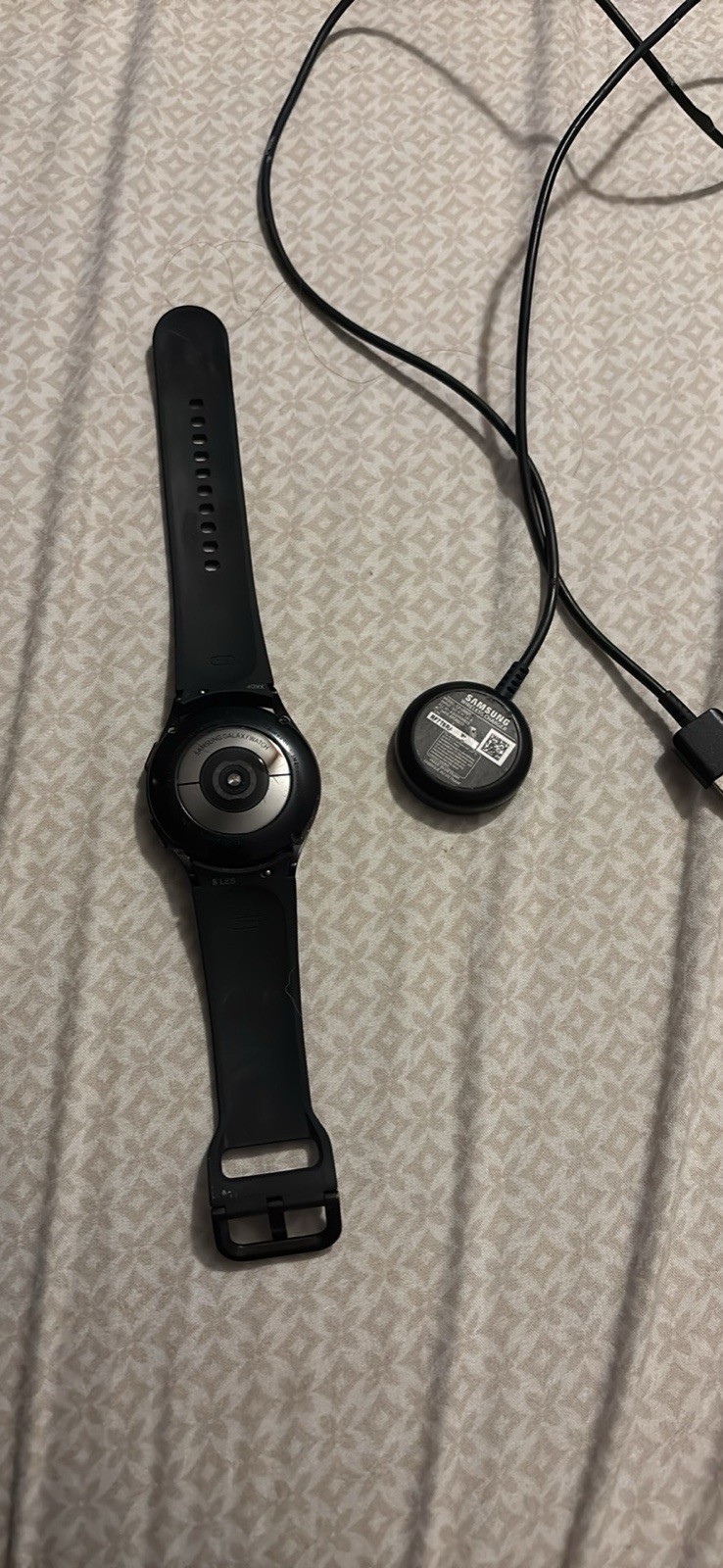 Samsung Galaxy Watch4 Bluetooth 40mm Smart Watch – Black (SM-R860NZKALTA)