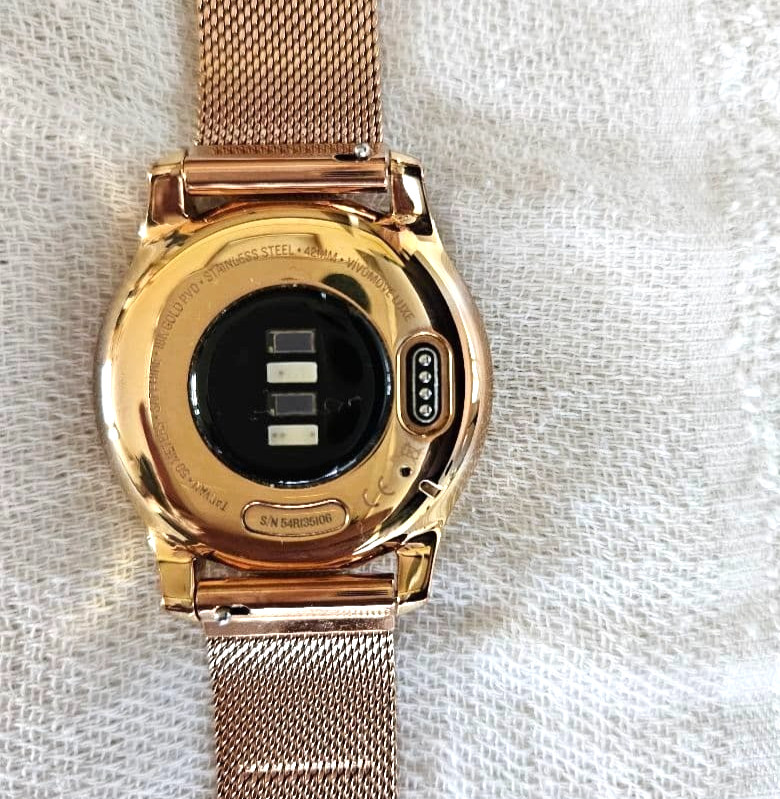 Garmin vivomove Luxe Hybrid Smartwatch 24K Gold PVD White Leather