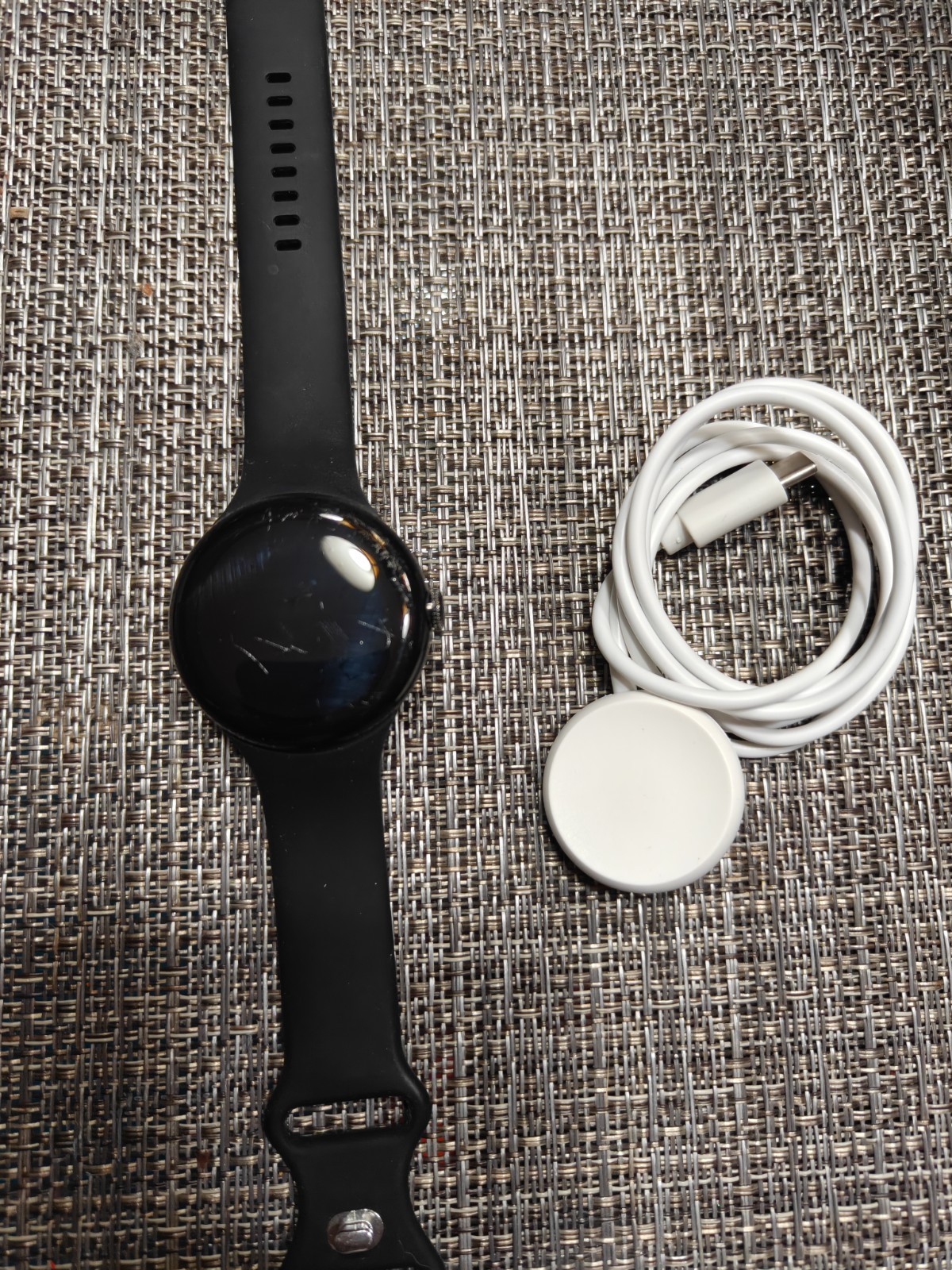 Used Google Pixel Watch 41mm LTE GWT9R Black Unlocked Smartwatch w/ accessory
