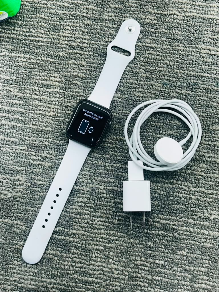 Apple Watch Series 5 44mm Silver Aluminum GPS + ! Unlocked – 3034207