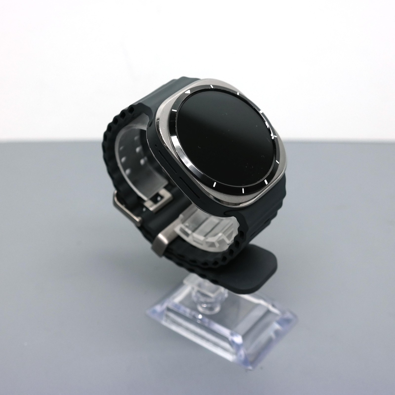 Samsung Galaxy Watch Ultra SM-L705U Smartwatch 47mm LTE – Titanium Silver