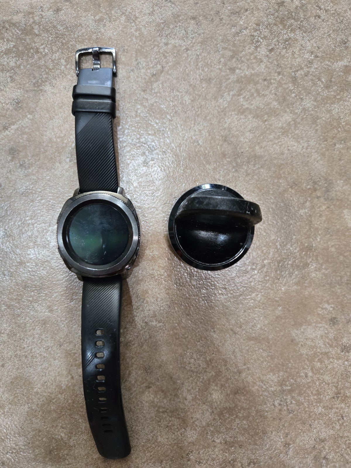 SAMSUNG GEAR SPORT, Silver Bezel, BLACK 20inch Band And Extras!