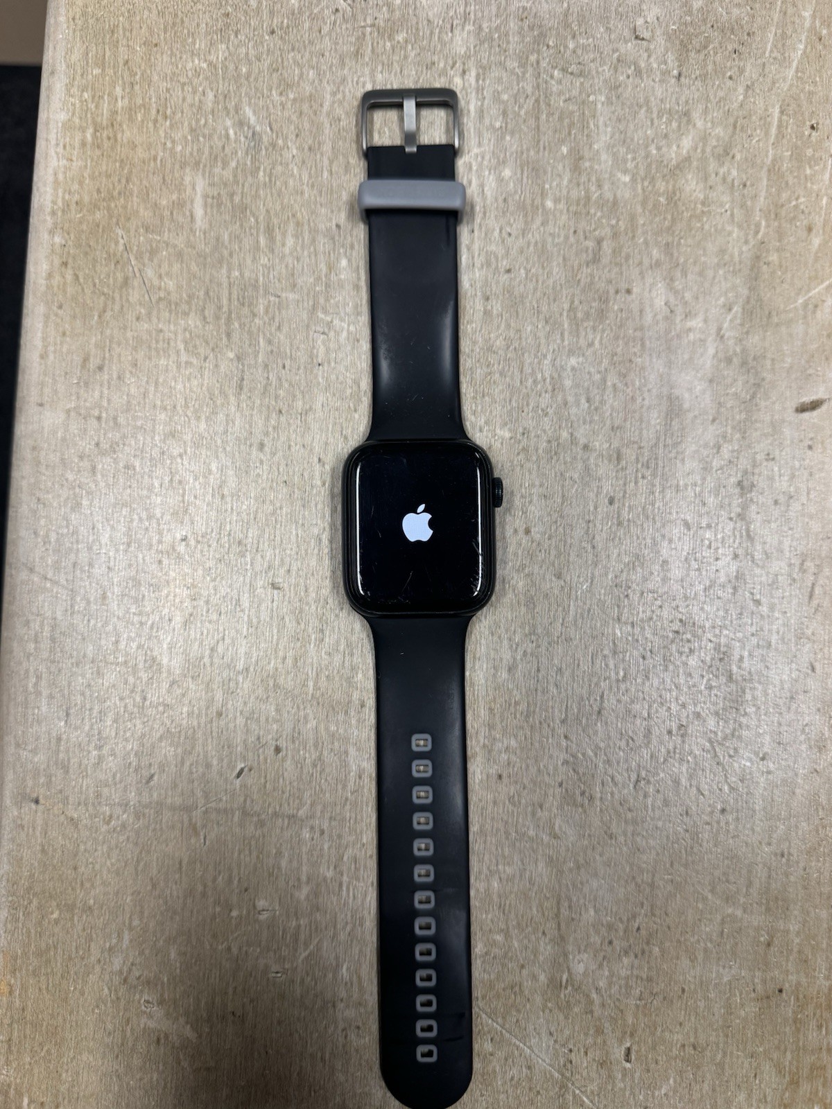 Apple Watch SE (2nd Gen) 44mm Midnight Aluminum Case with Otterbox Band