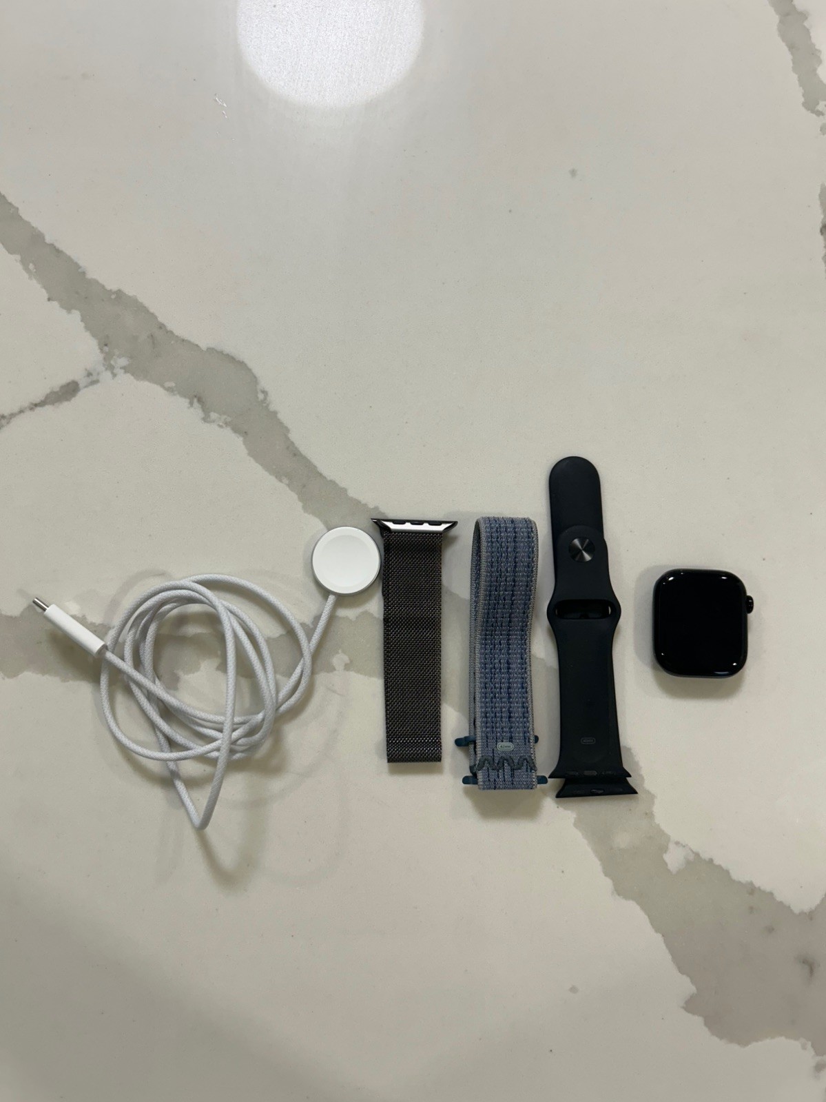 [Used] Apple Watch Series 10 GPS, 42mm Jet Black Aluminum Case with 3 Bands
