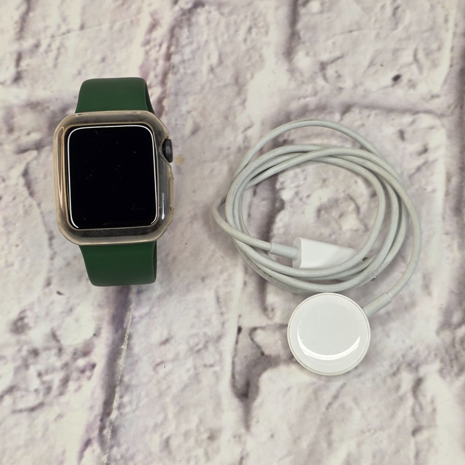 Apple Watch SE GPS LTE 40mm Aluminum & Ceramic Case with Green Silicone Band