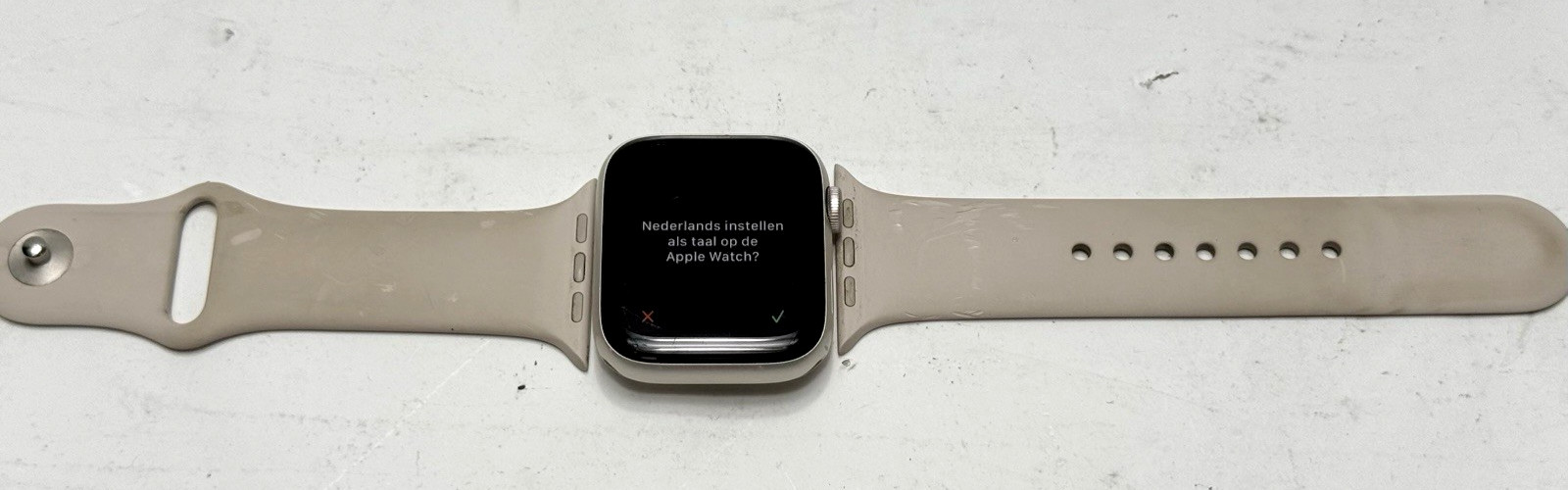 GPS Only Apple Watch SE 2nd Gen 44MM Starlight Alum, Starlight Sport Band READ!