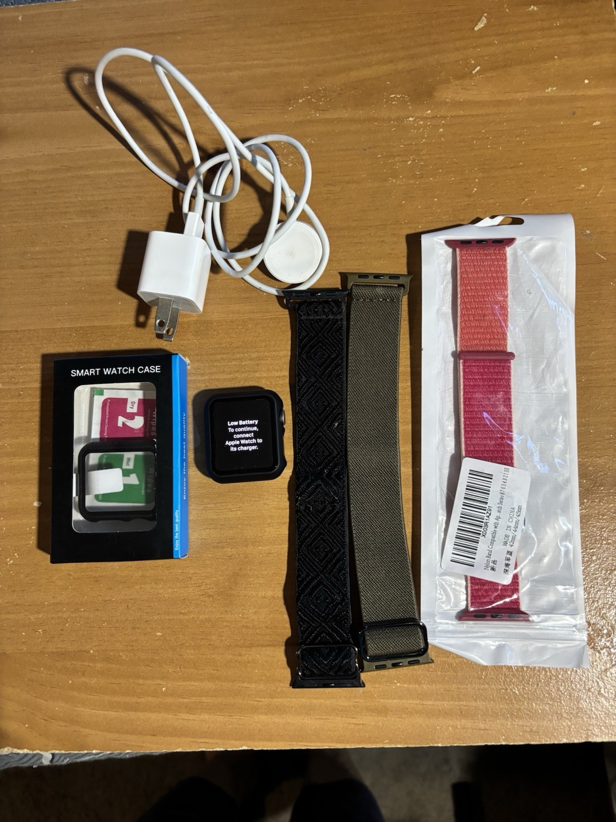 Apple Watch Series 3~38mm Bundle Works, cracked screen~original Box & Inserts