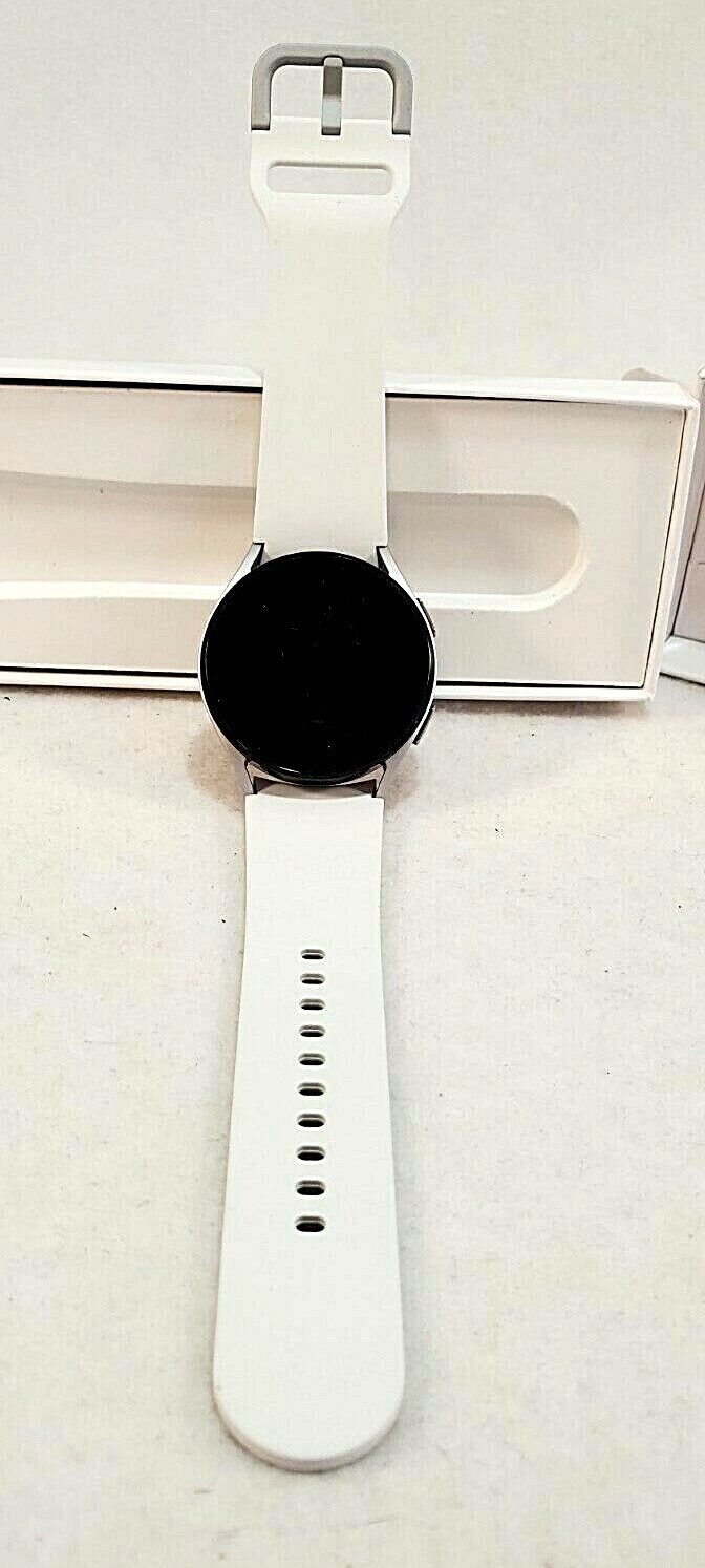 Samsung Galaxy Watch4 ~ 40mm ~ Silver ~ White Band ~ Accidental Damage Warranty!